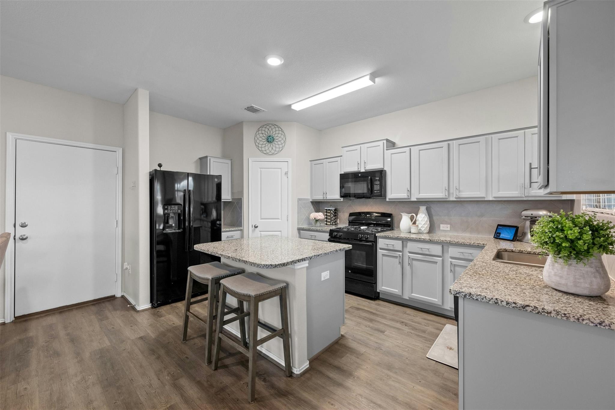 7229 Dungarees Way Property Photo 12