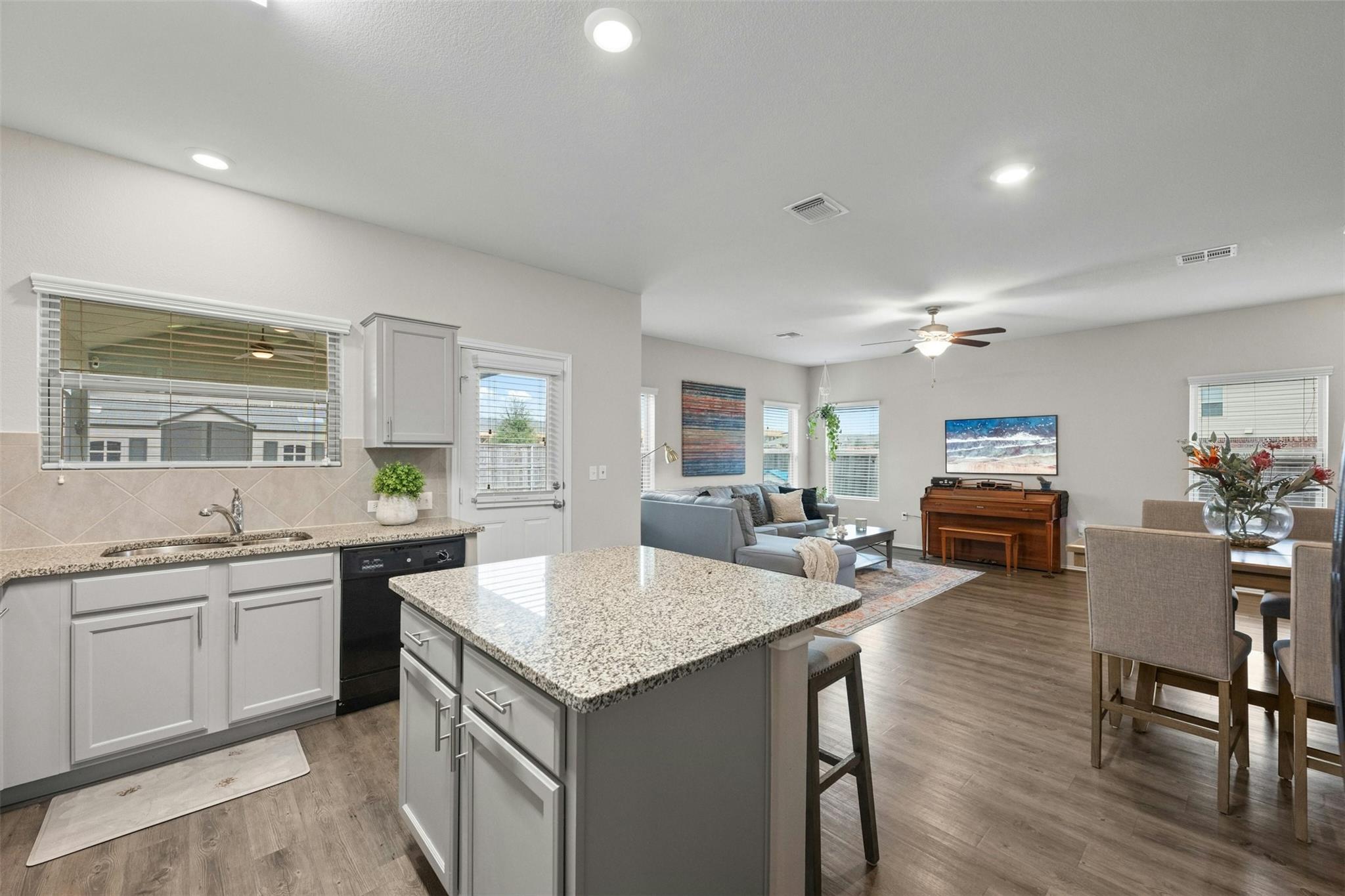 7229 Dungarees Way Property Photo 13