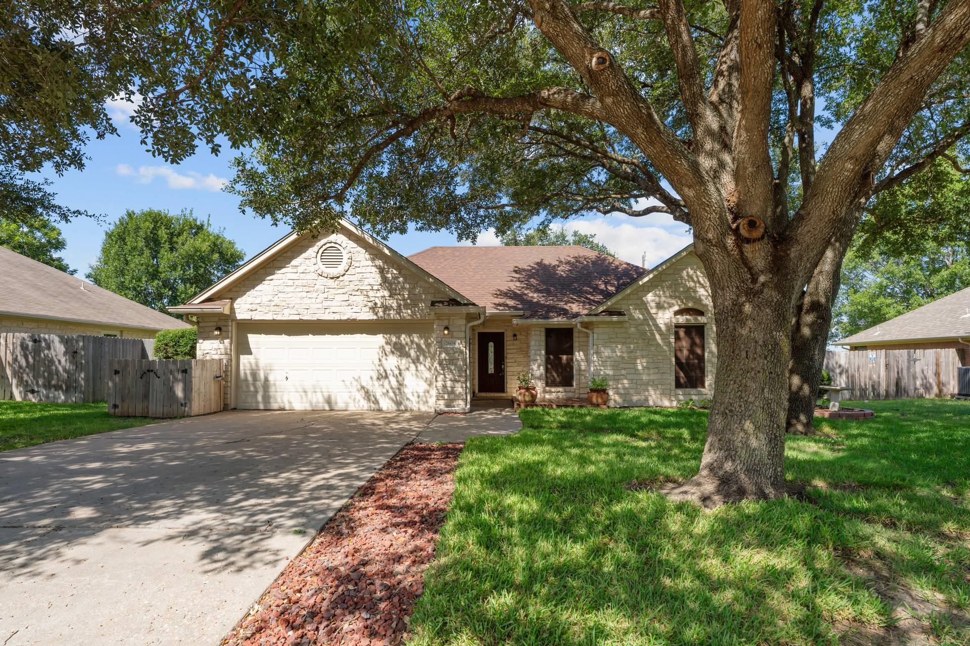 2604 Bluebonnet Valley Dr Property Photo 1