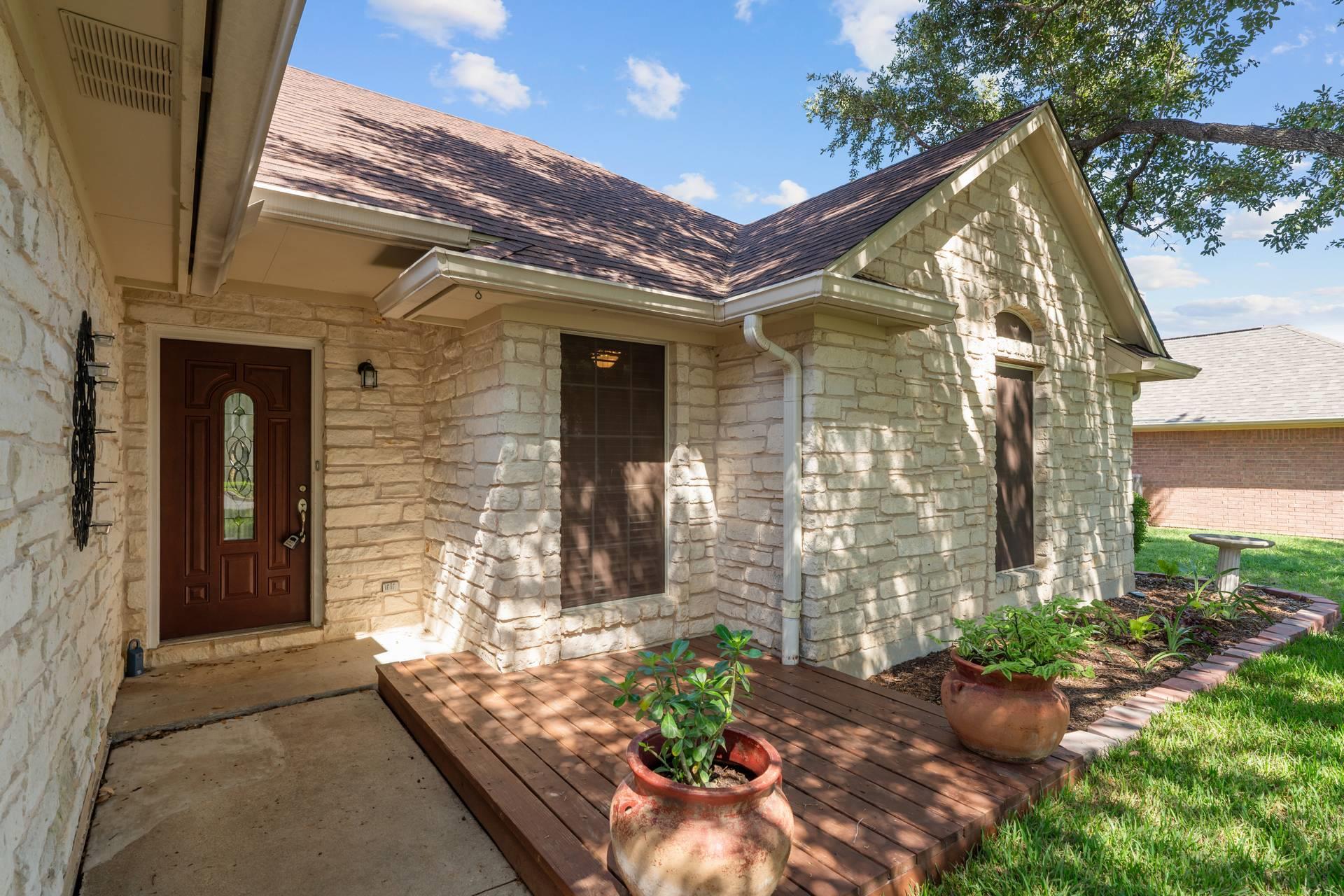 2604 Bluebonnet Valley Dr Property Photo 2