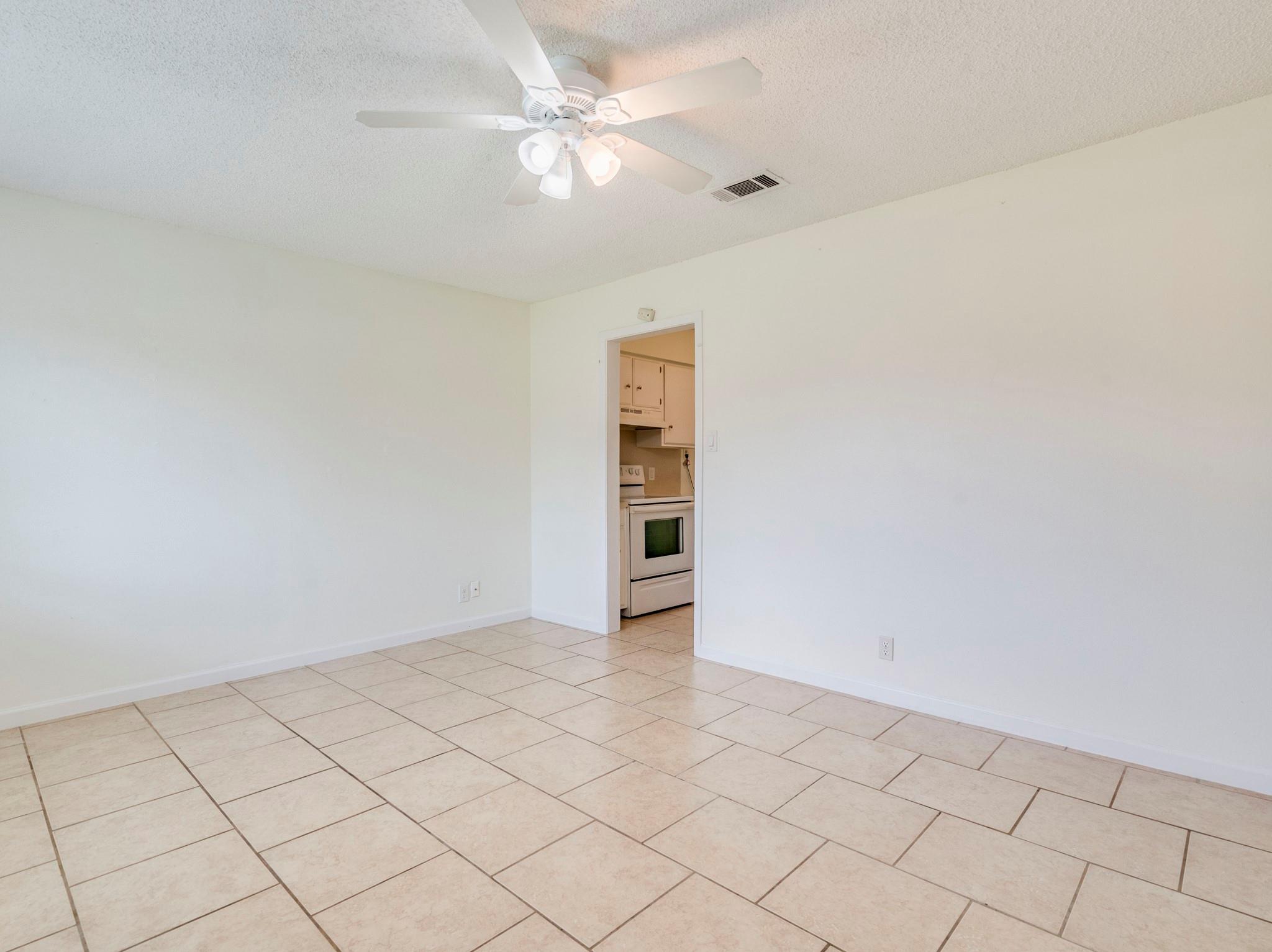 3404 Willowrun Cv #c Property Photo 6