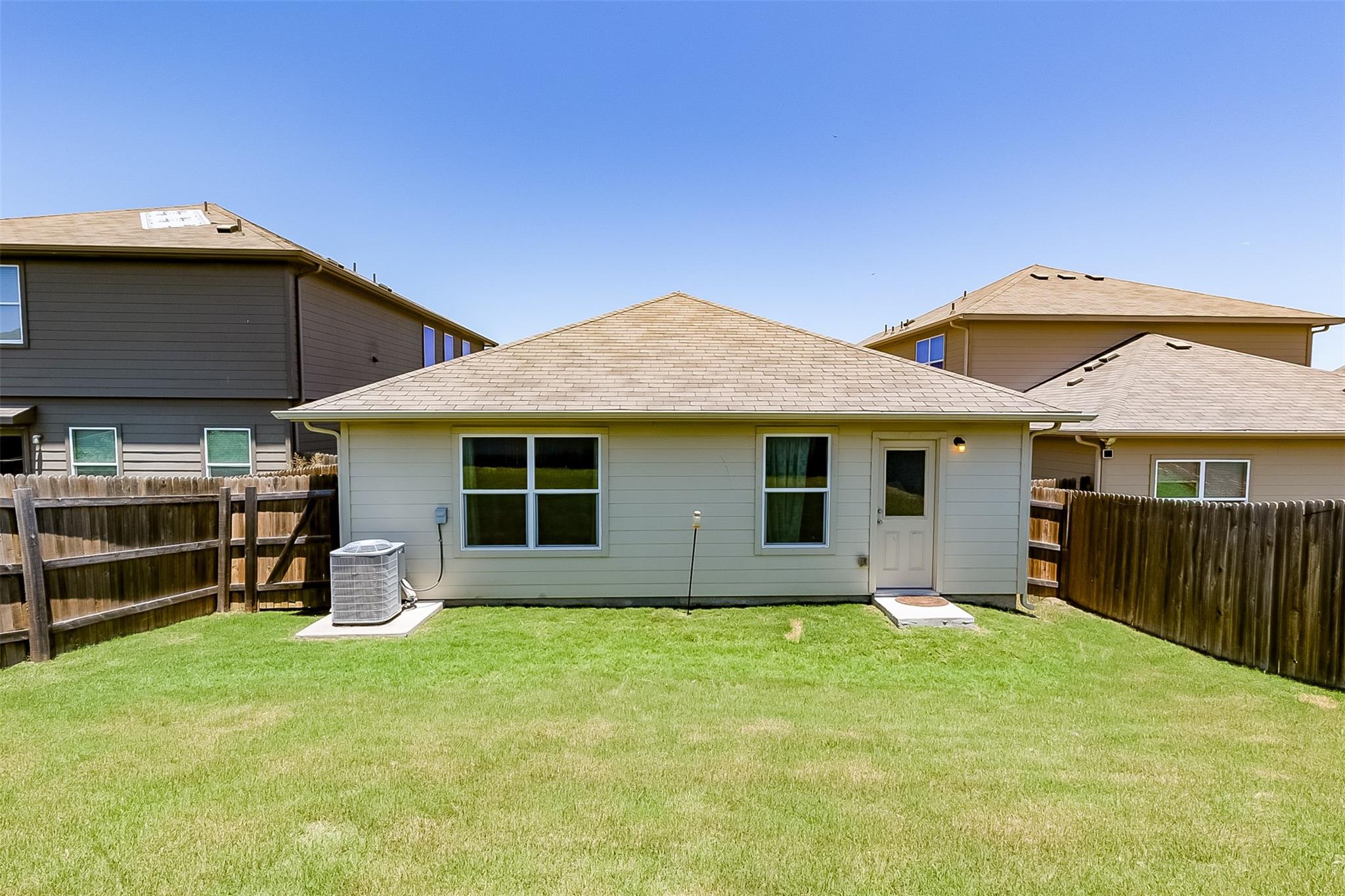 12213 Riprap Dr Property Photo 22