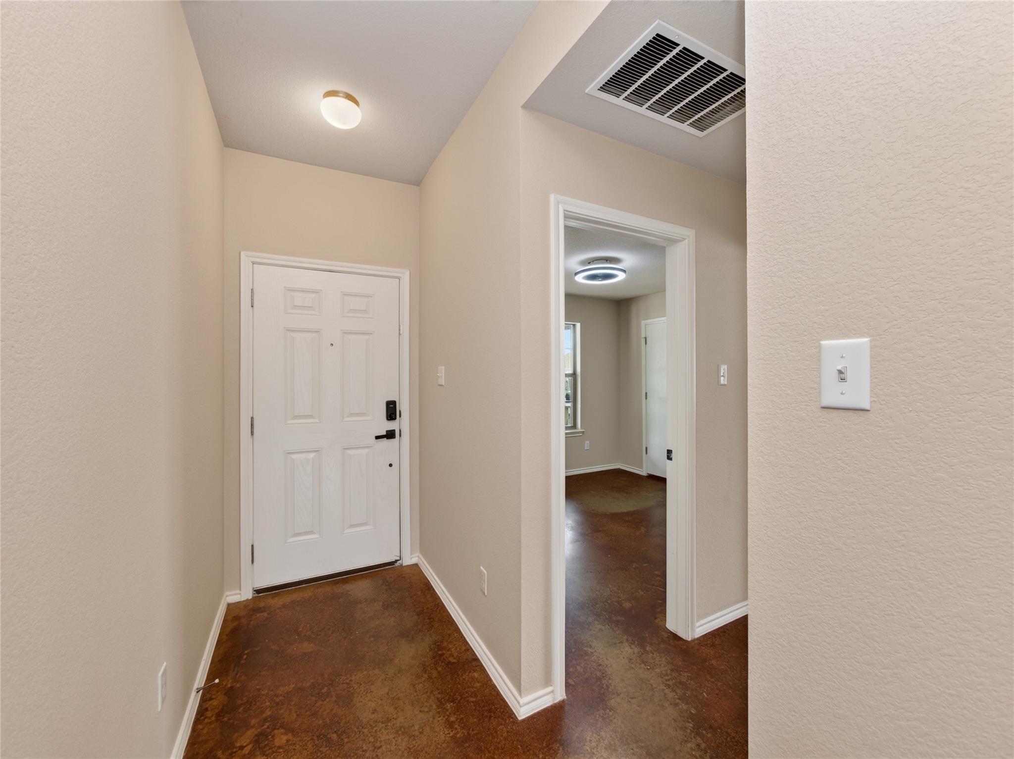 1480 Twin Cv Property Photo 3