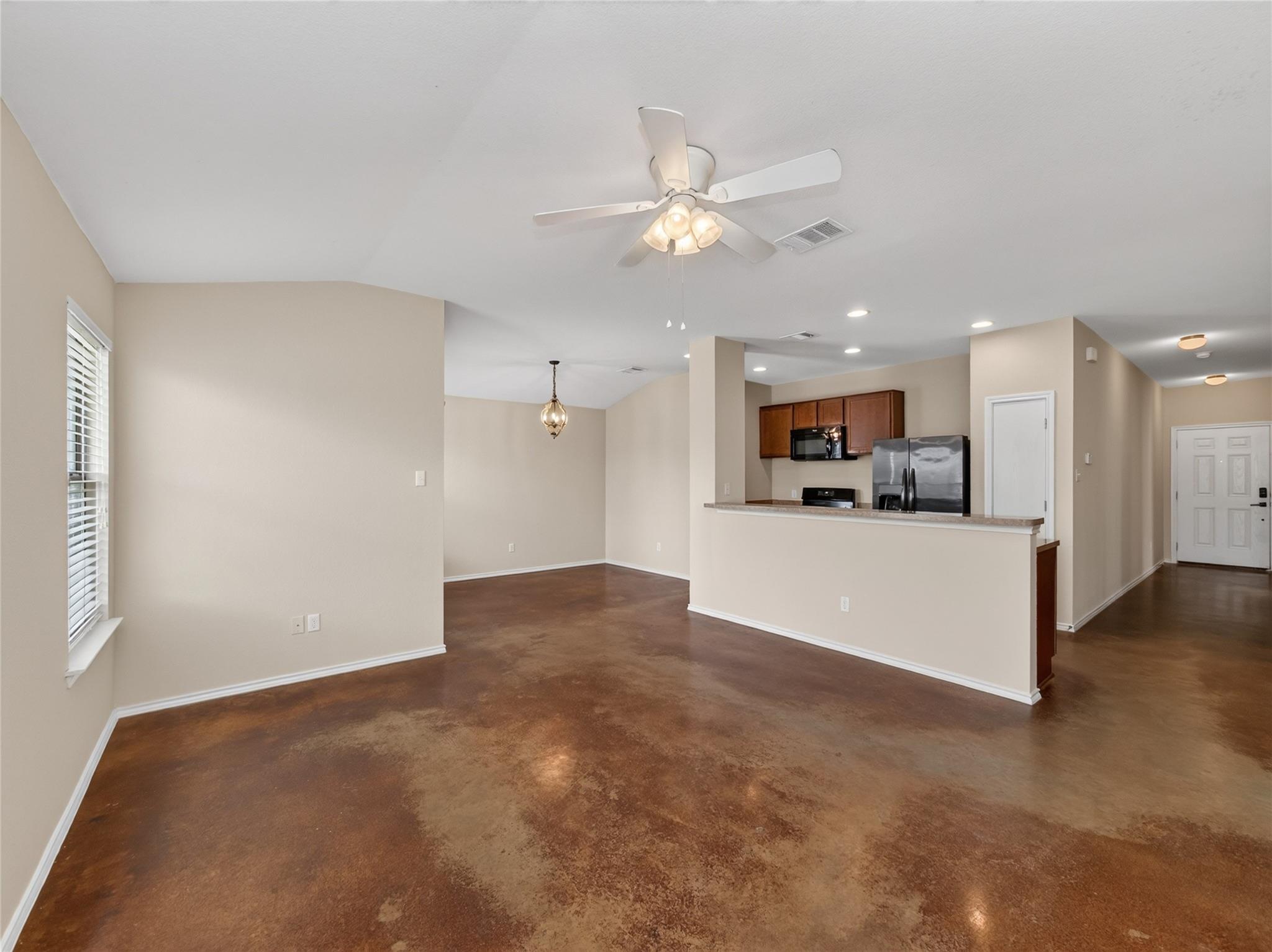 1480 Twin Cv Property Photo 6