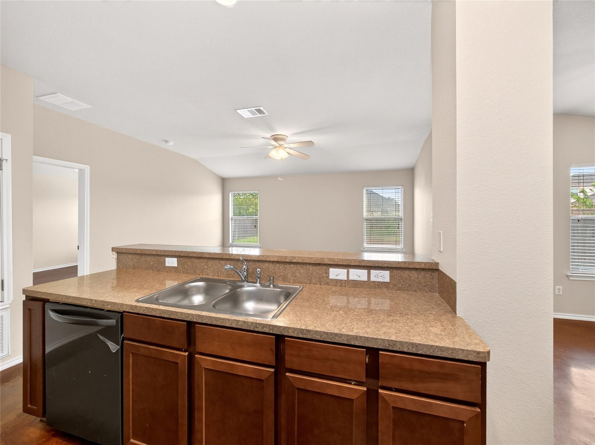 1480 Twin Cv Property Photo 12