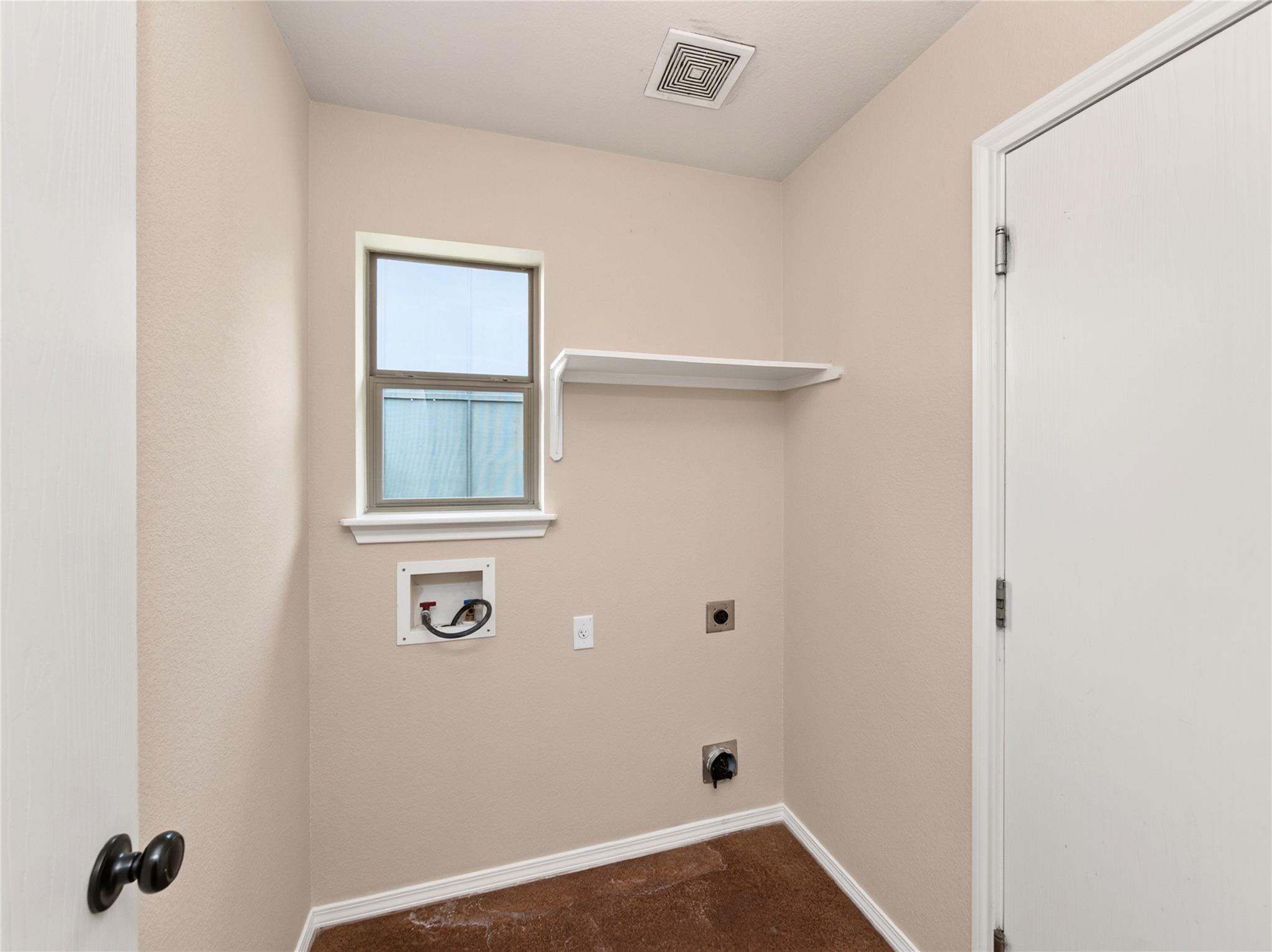 1480 Twin Cv Property Photo 14