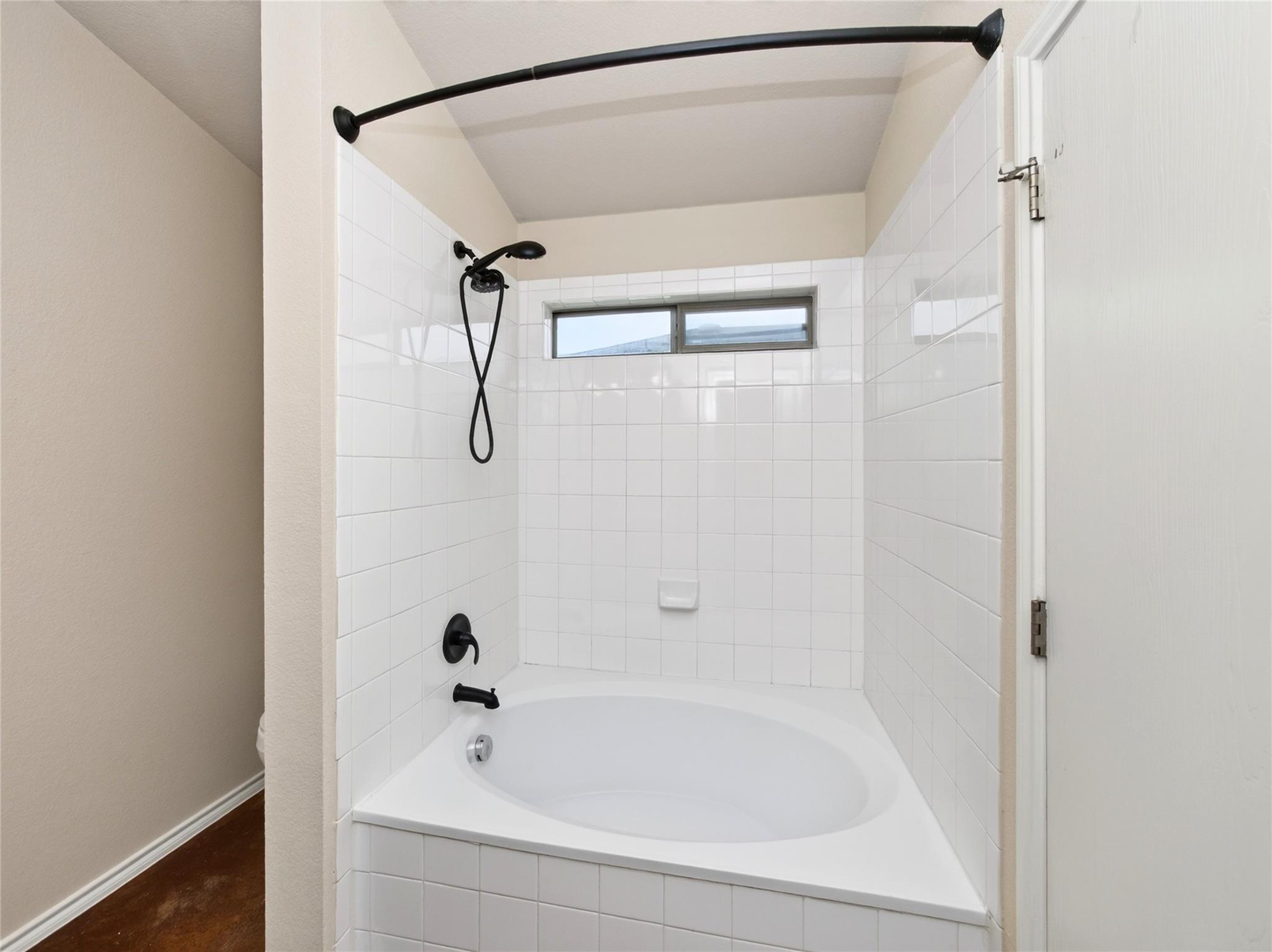 1480 Twin Cv Property Photo 18