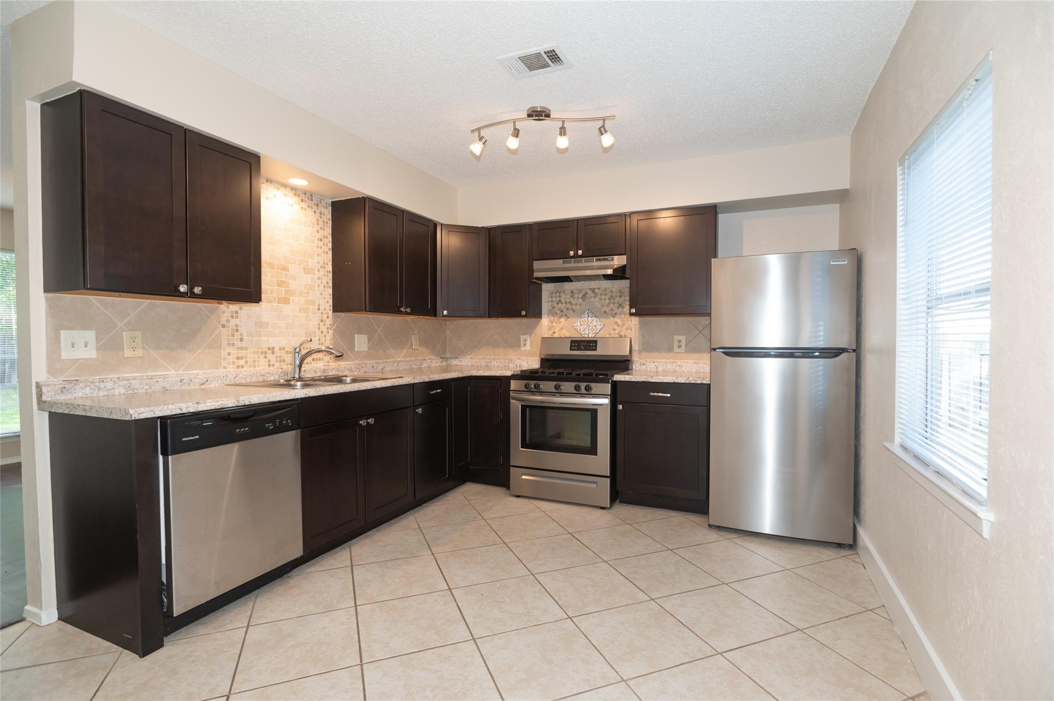 1407 Click Cv #b Property Photo 9