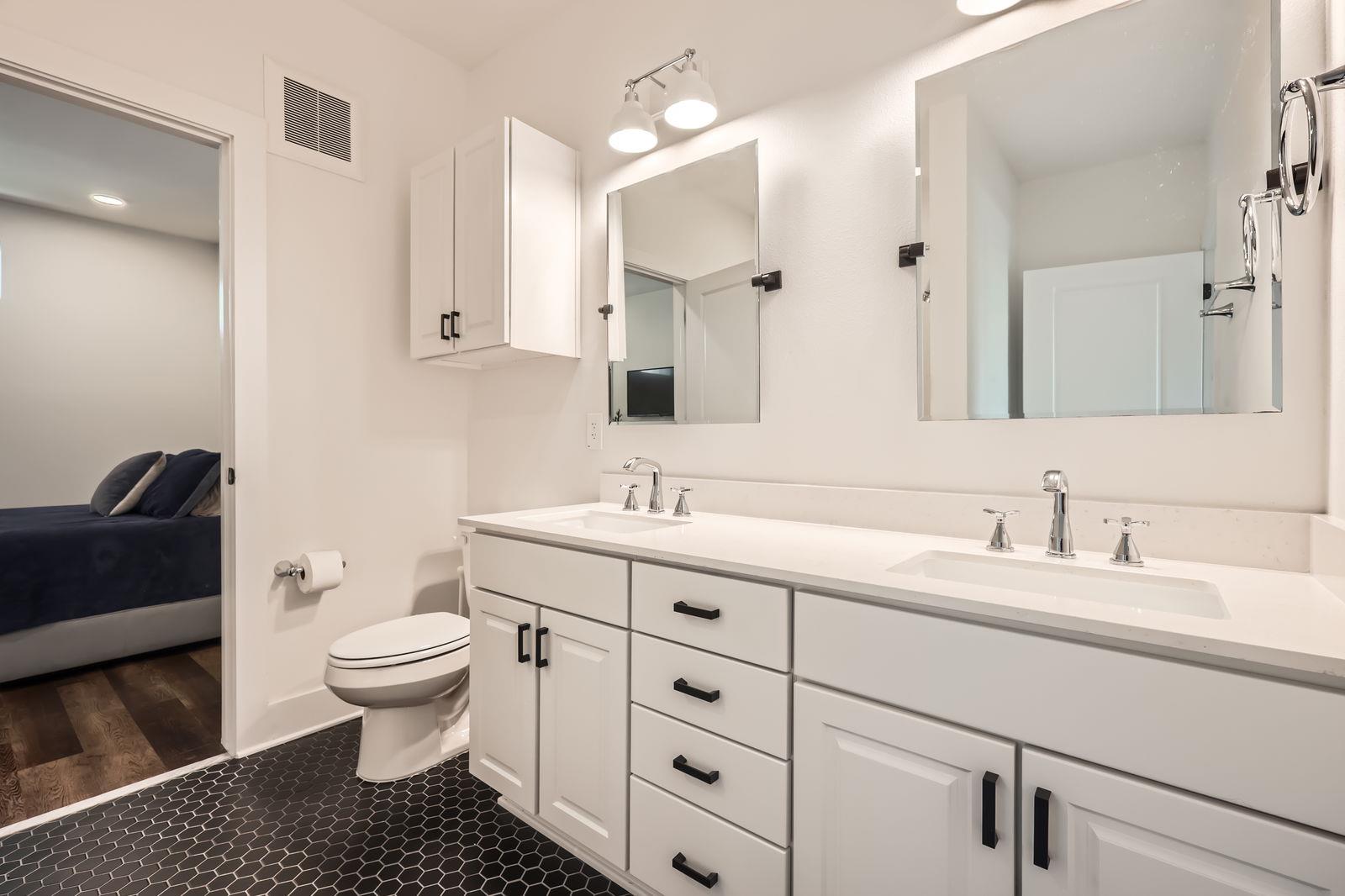4704 Sunset Trl #1205 Property Photo 9