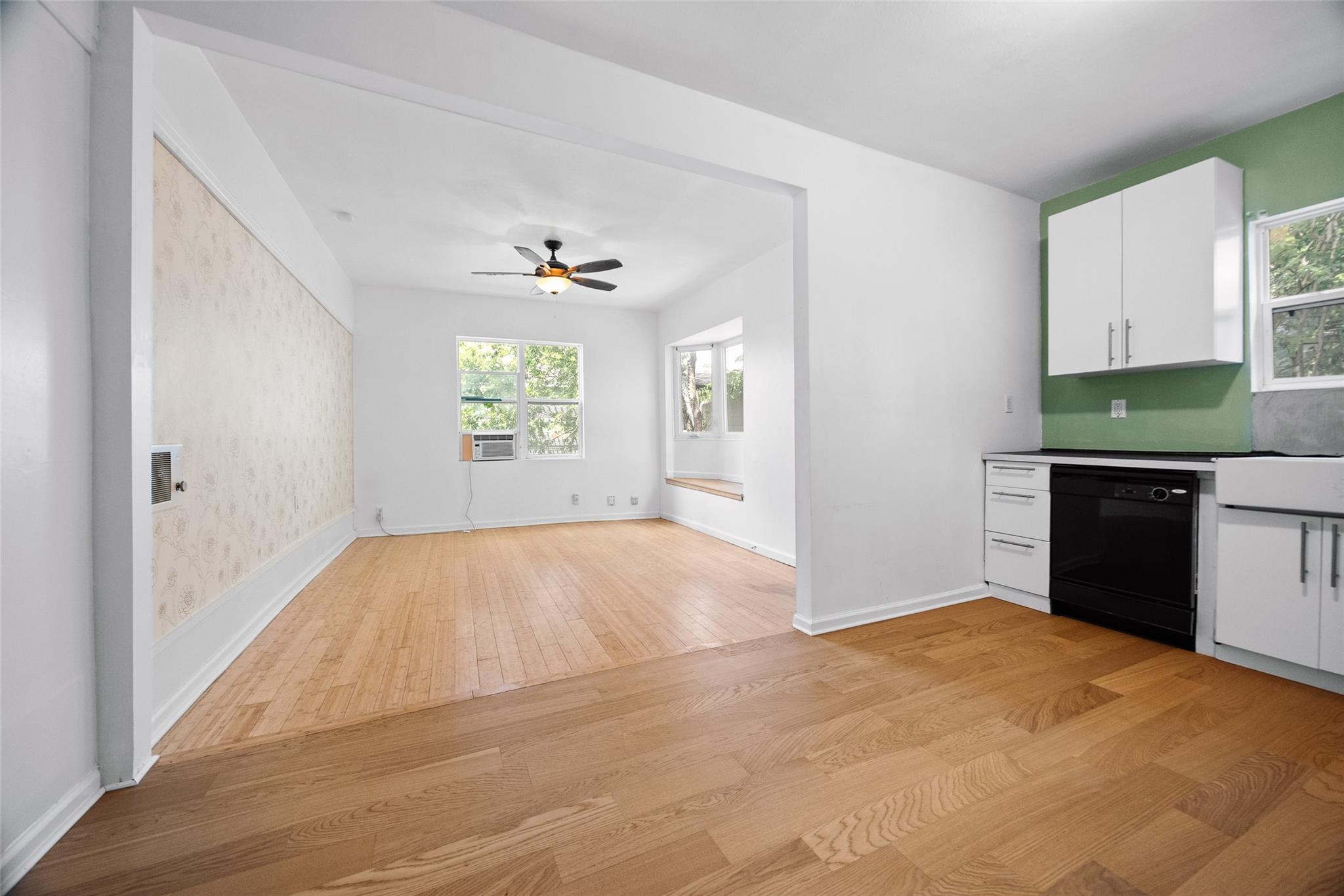 2409 E 9th St #b Property Photo 10