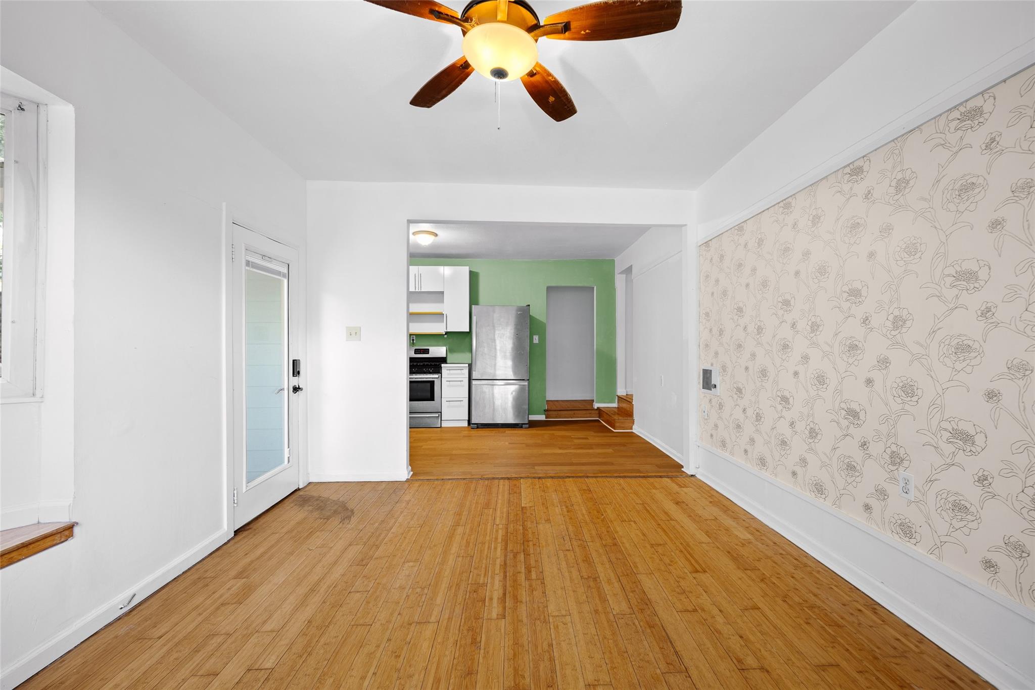 2409 E 9th St #b Property Photo 11