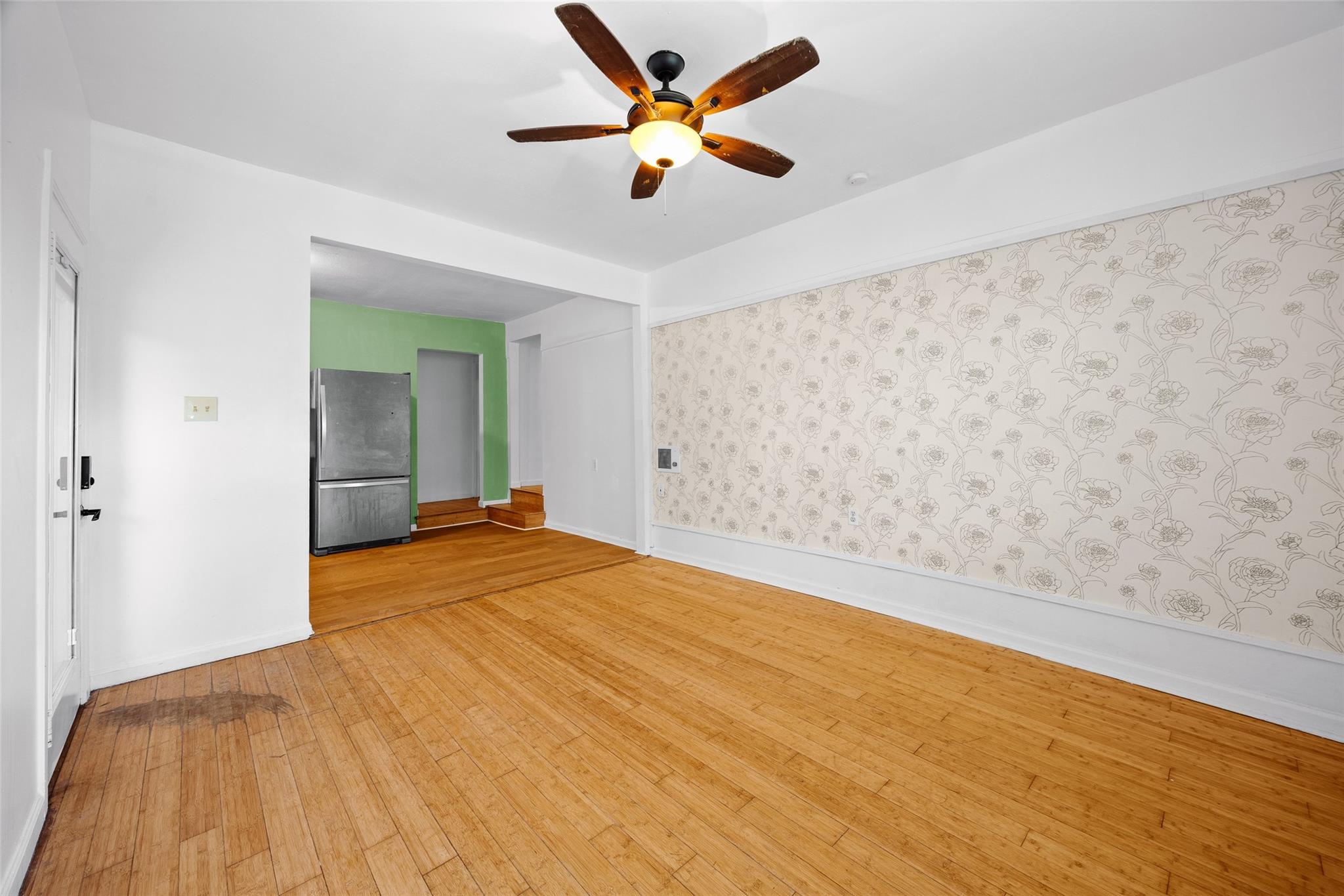 2409 E 9th St #b Property Photo 12