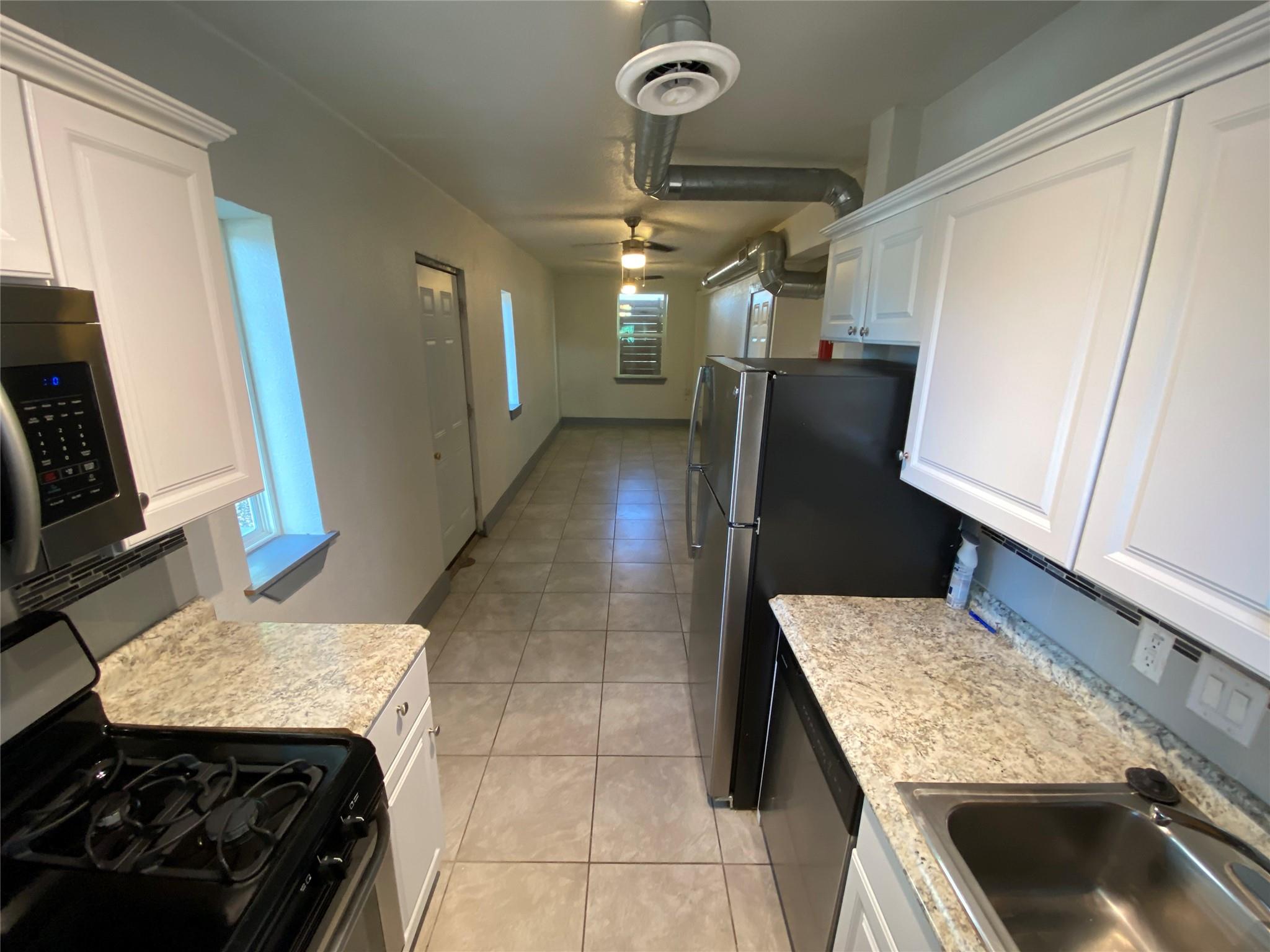 2103 Rosewood Ave #a Property Photo 5
