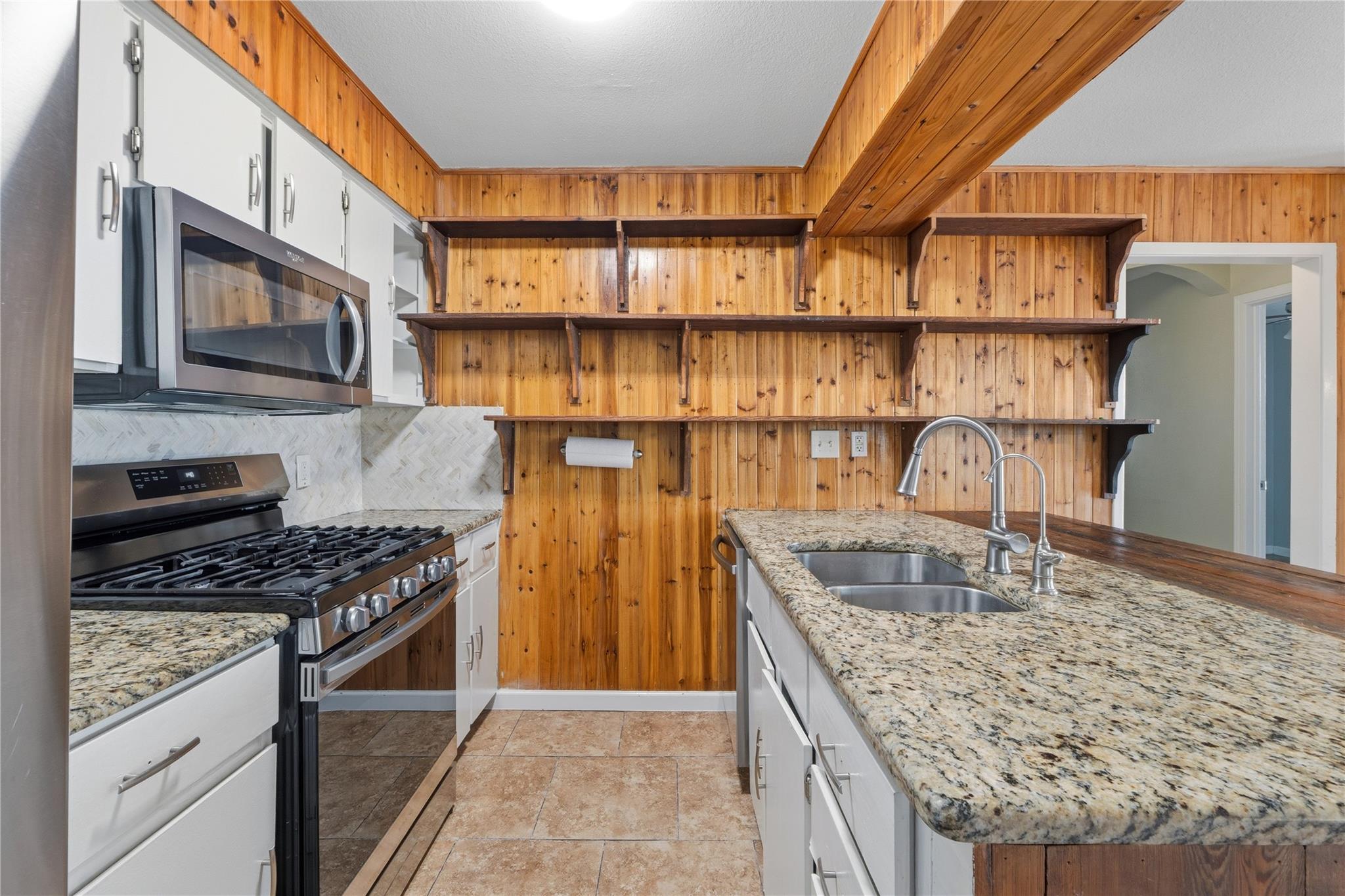 7000 Shannon Dr Property Photo 16