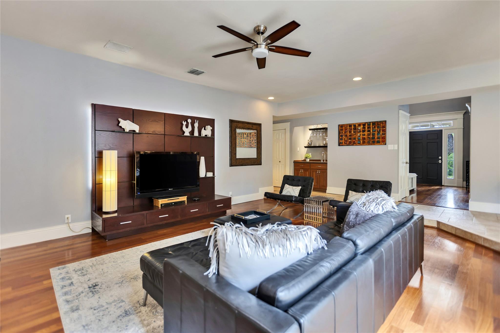 3219 Park Hills Dr Property Photo 15