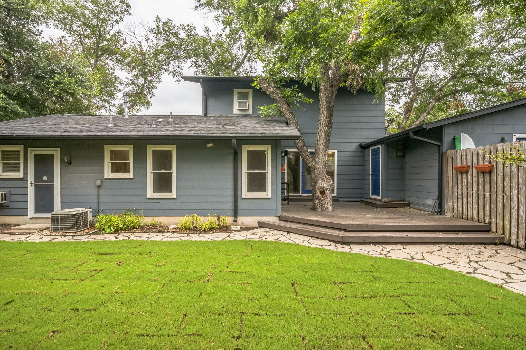 1402 Laurel St #b Property Photo 3
