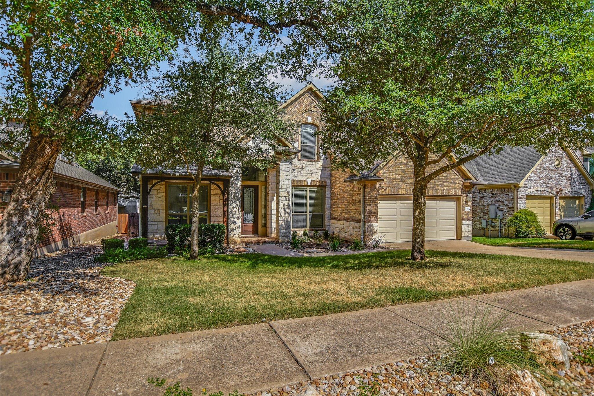 15524 Brodick Dr Property Photo 2