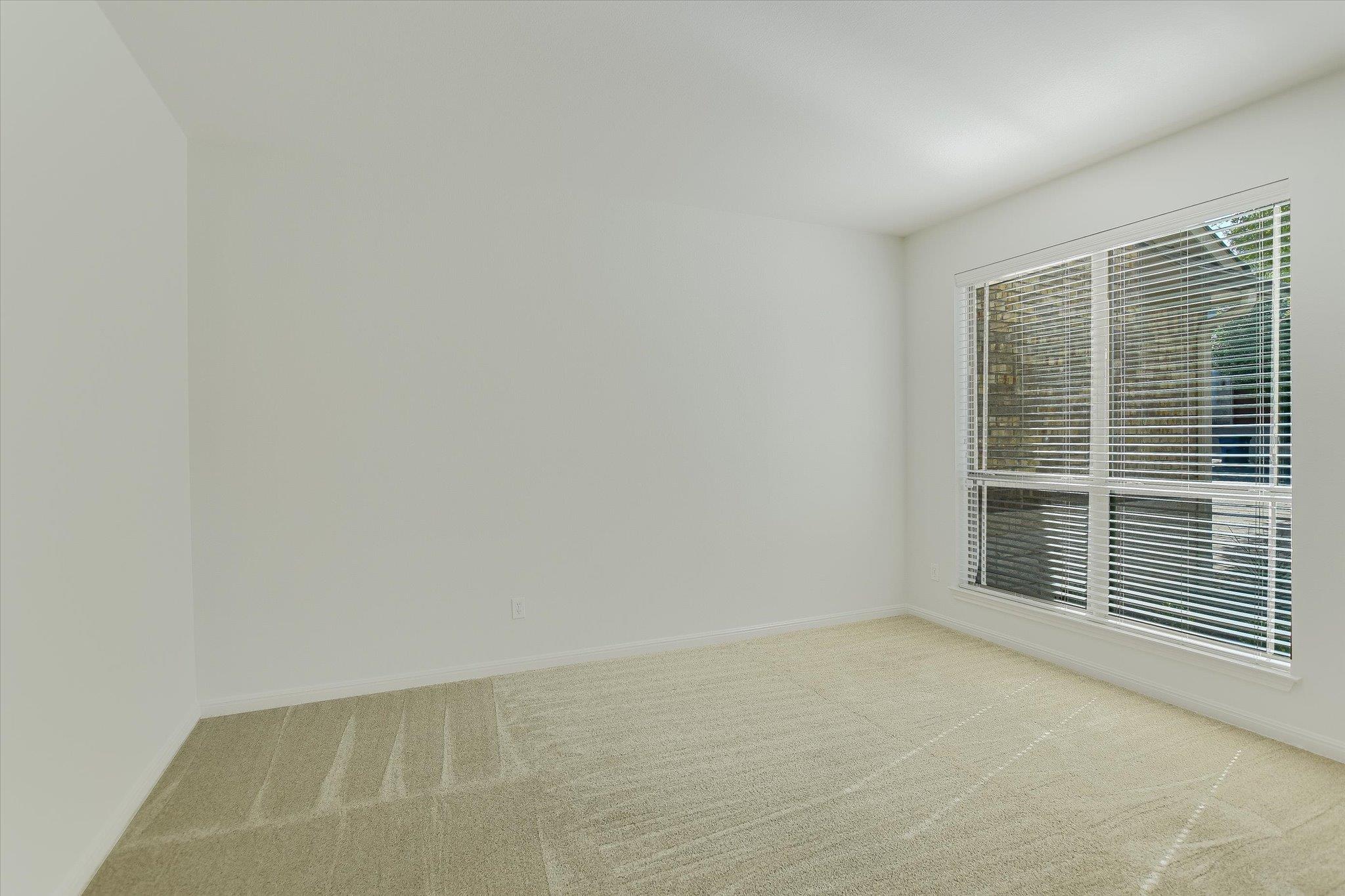 15524 Brodick Dr Property Photo 10