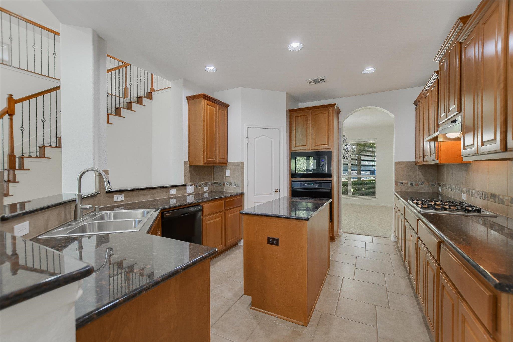 15524 Brodick Dr Property Photo 19