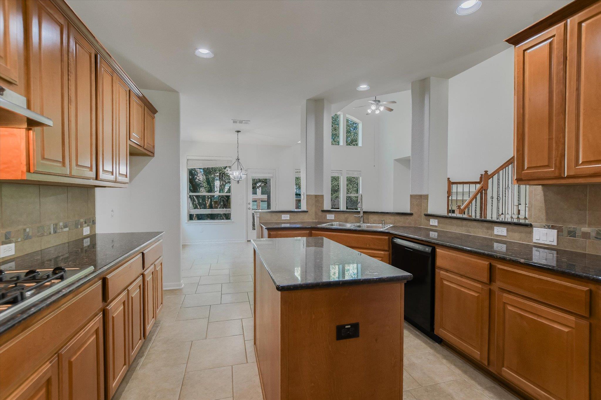 15524 Brodick Dr Property Photo 20