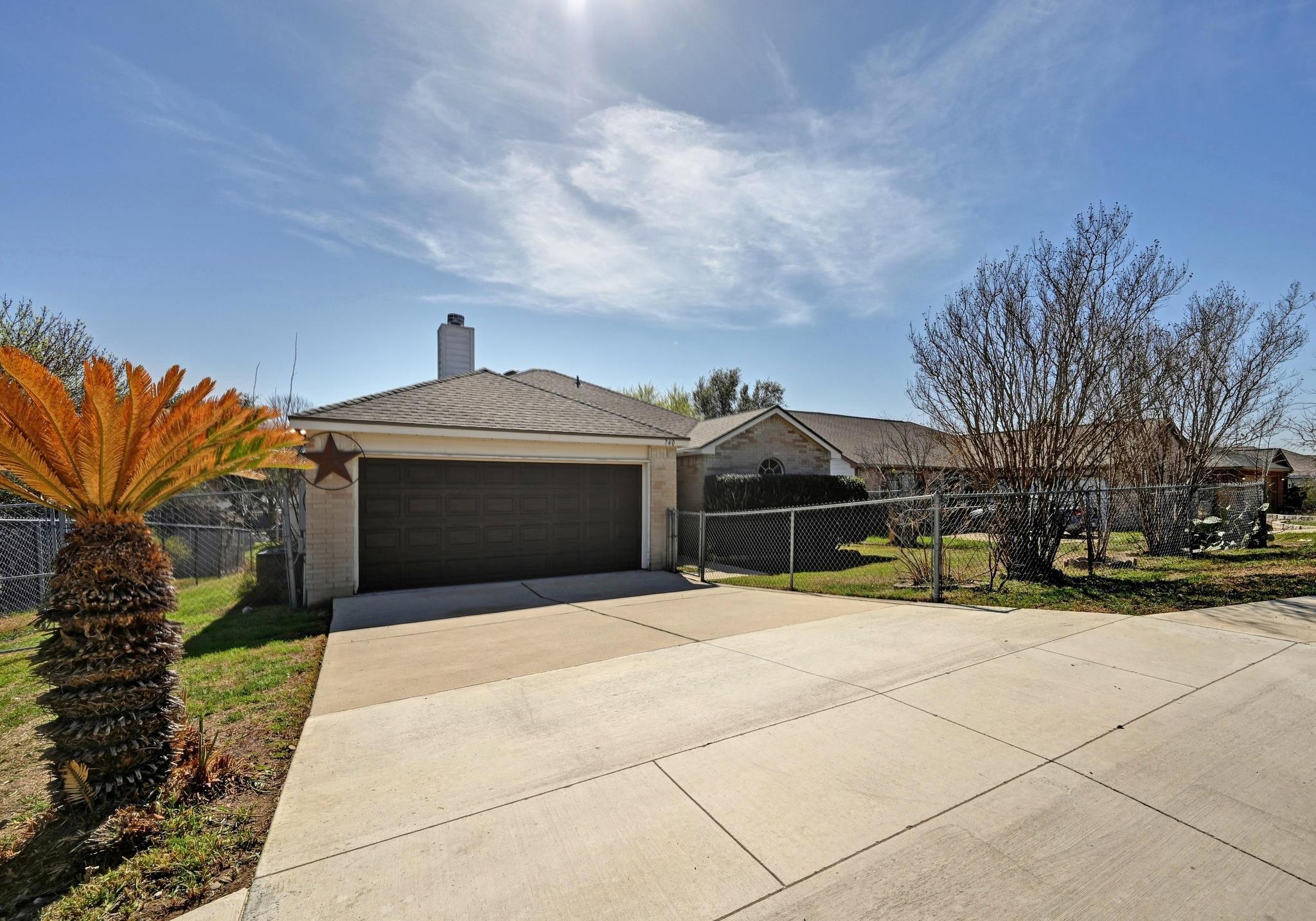 740 Clearview Cir Property Photo 1