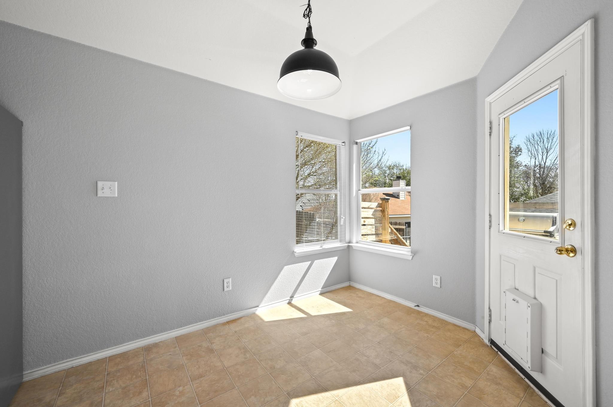 740 Clearview Cir Property Photo 6