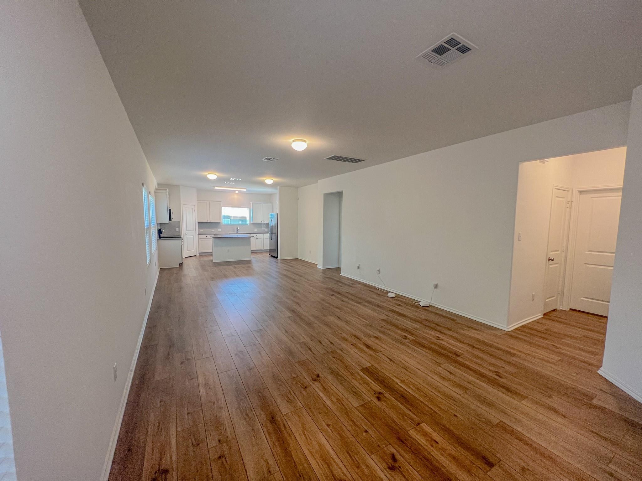 438 Perfect World Loop Property Photo 3