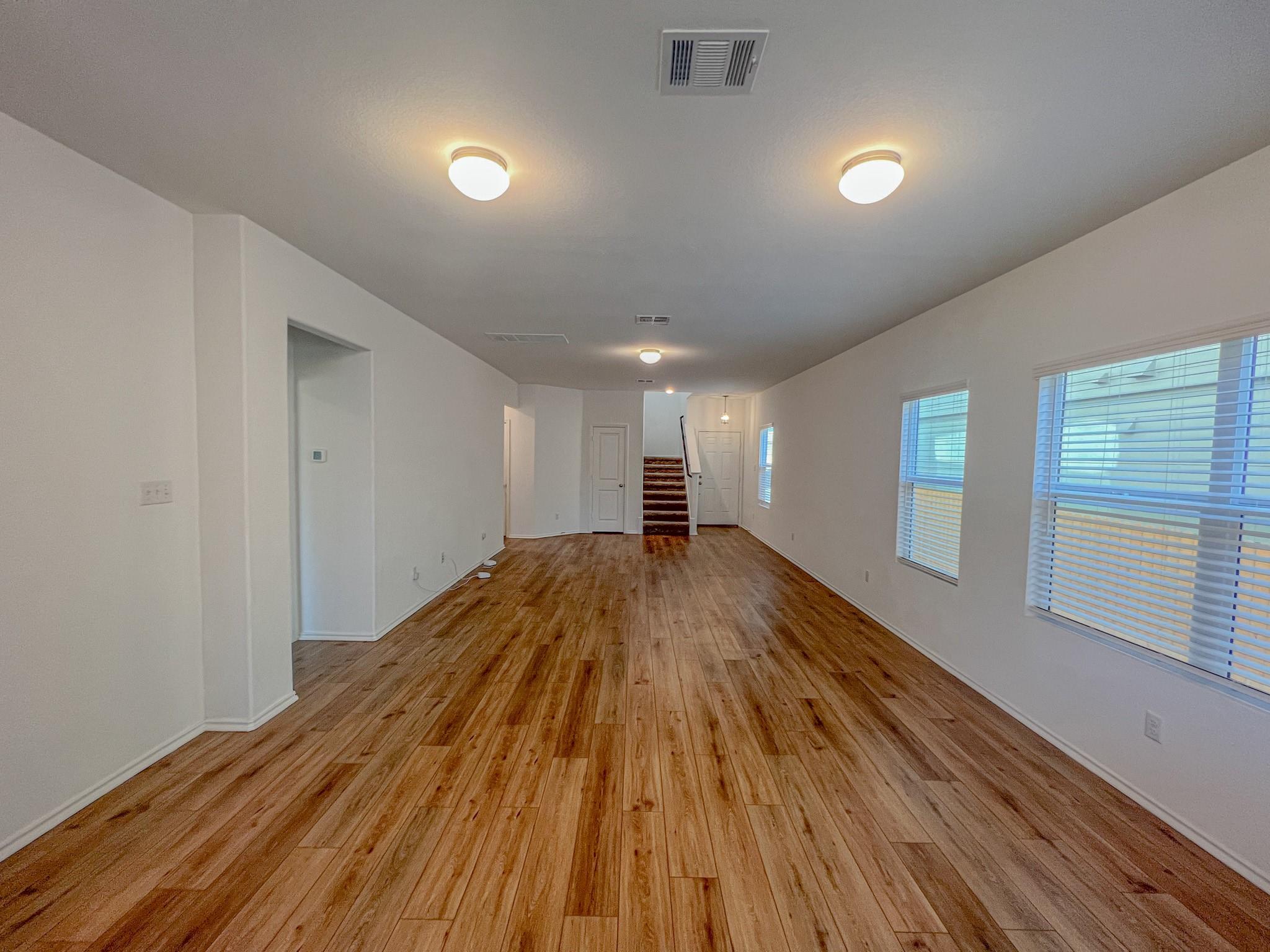438 Perfect World Loop Property Photo 7