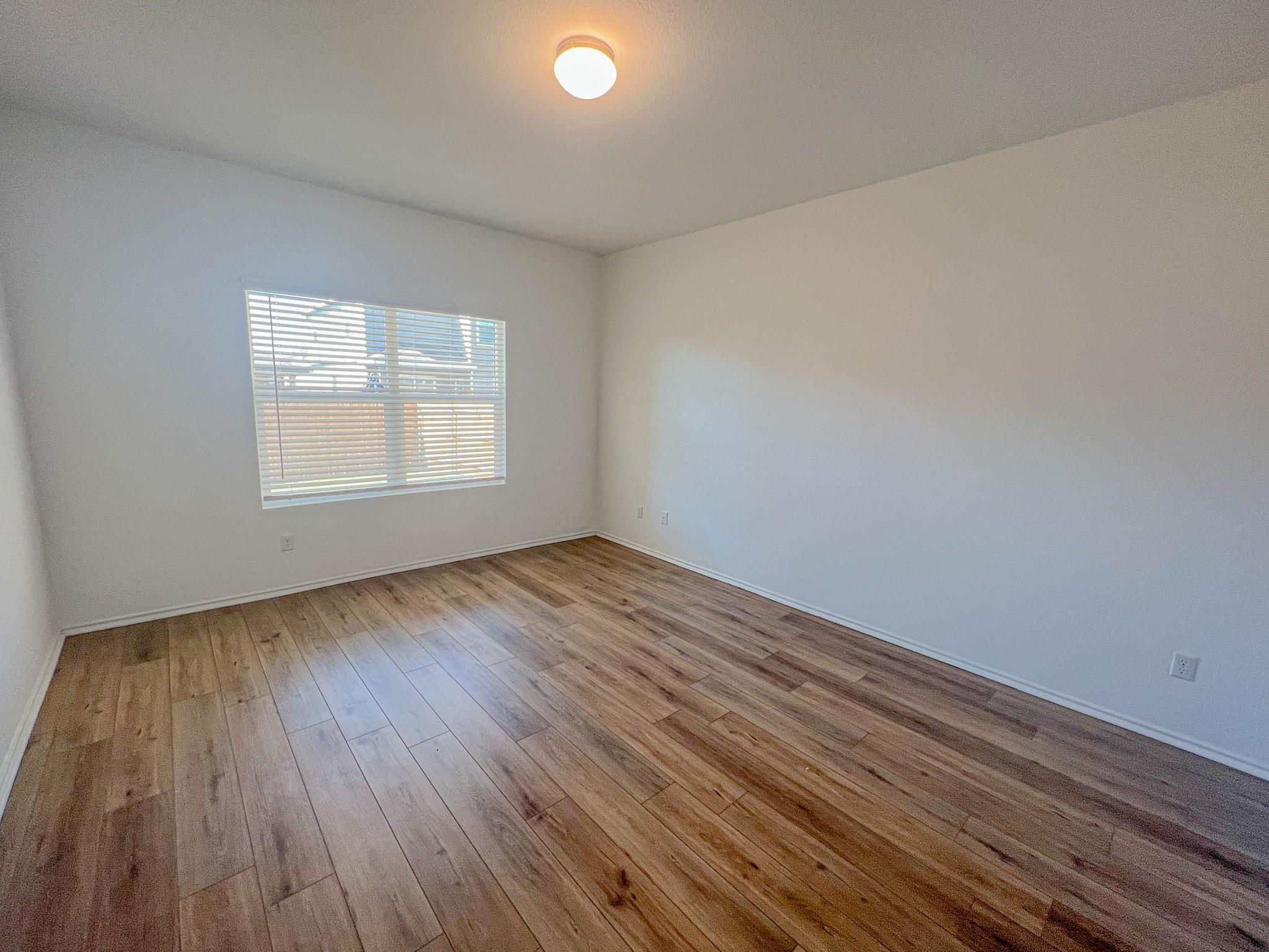 438 Perfect World Loop Property Photo 9