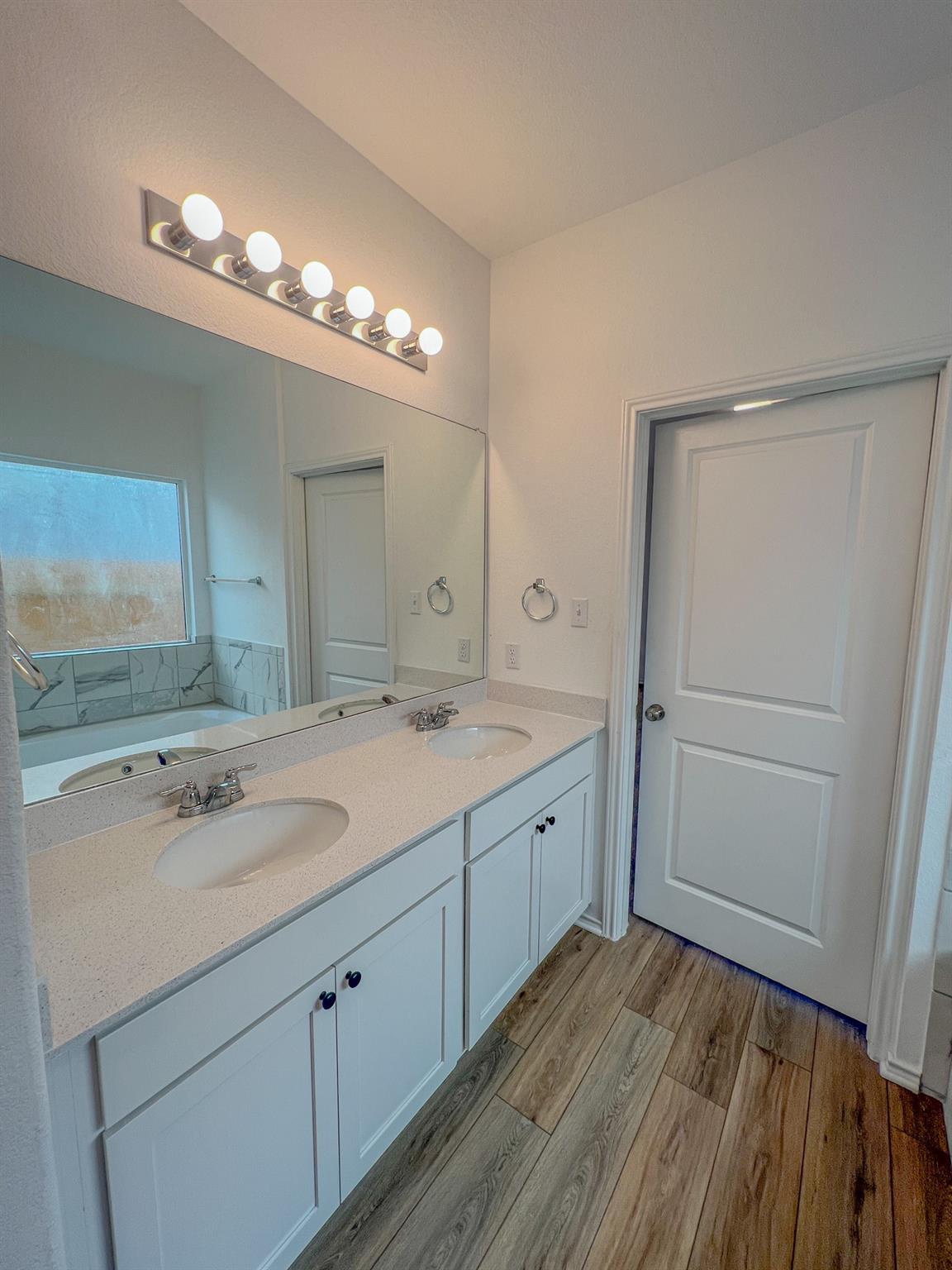 438 Perfect World Loop Property Photo 14