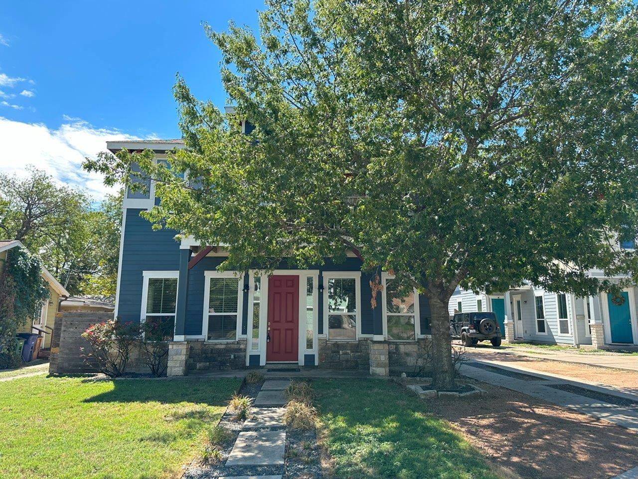 505 W North Loop Blvd #a Property Photo 2