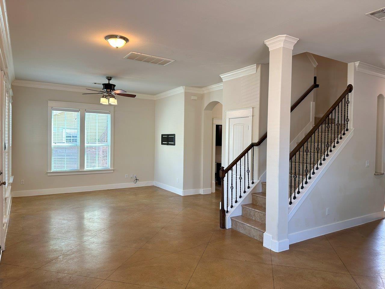 505 W North Loop Blvd #a Property Photo 9
