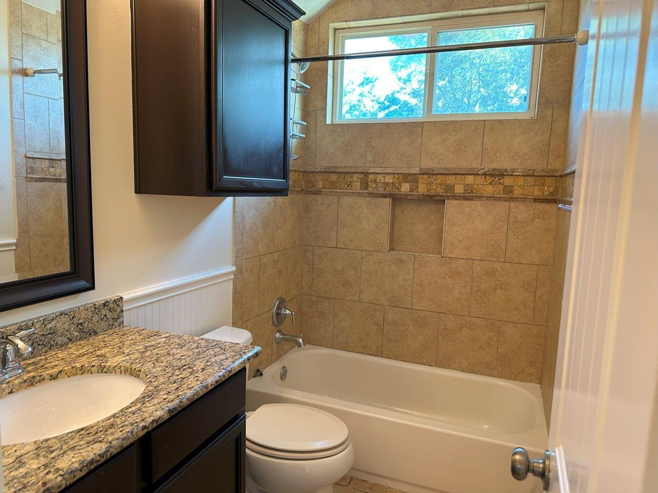 505 W North Loop Blvd #a Property Photo 19