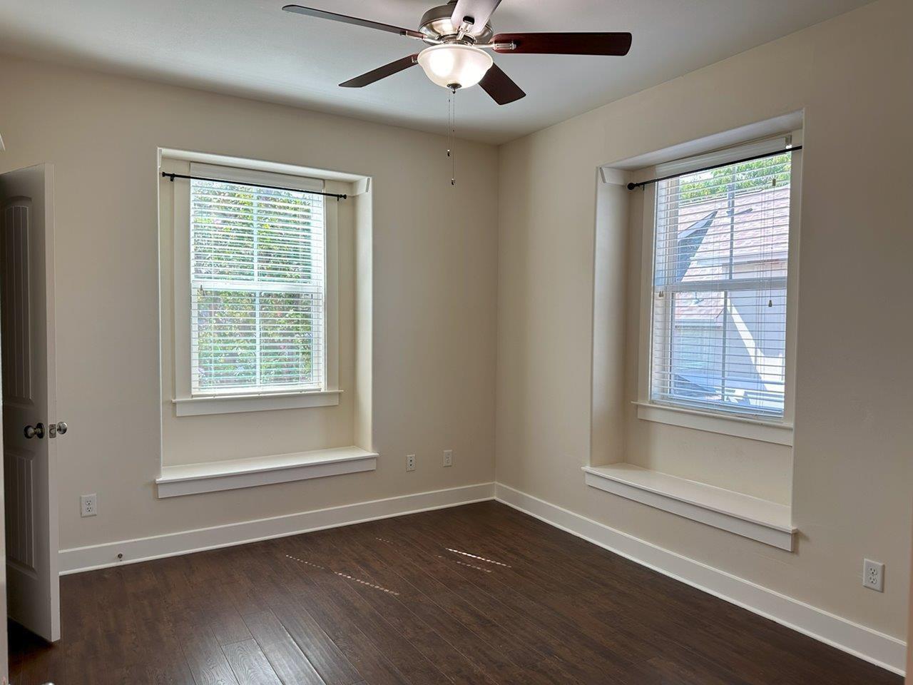505 W North Loop Blvd #a Property Photo 23
