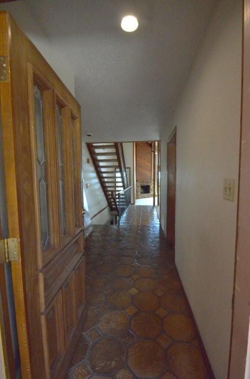 4603 Twin Valley Cir Property Photo 4