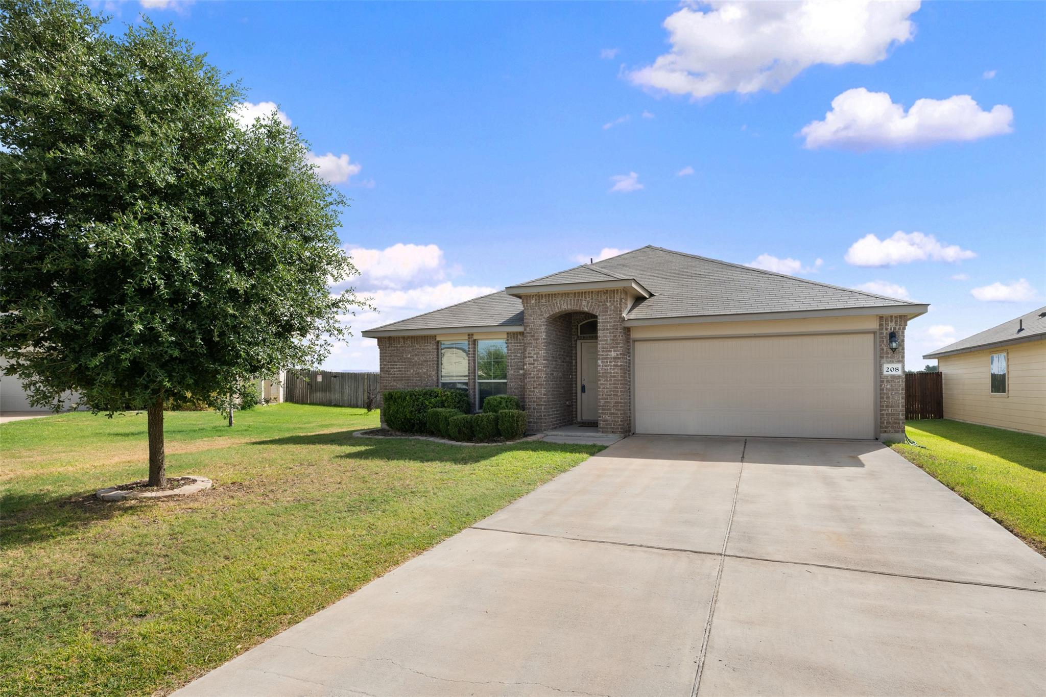 208 Plata Ln Property Photo 4