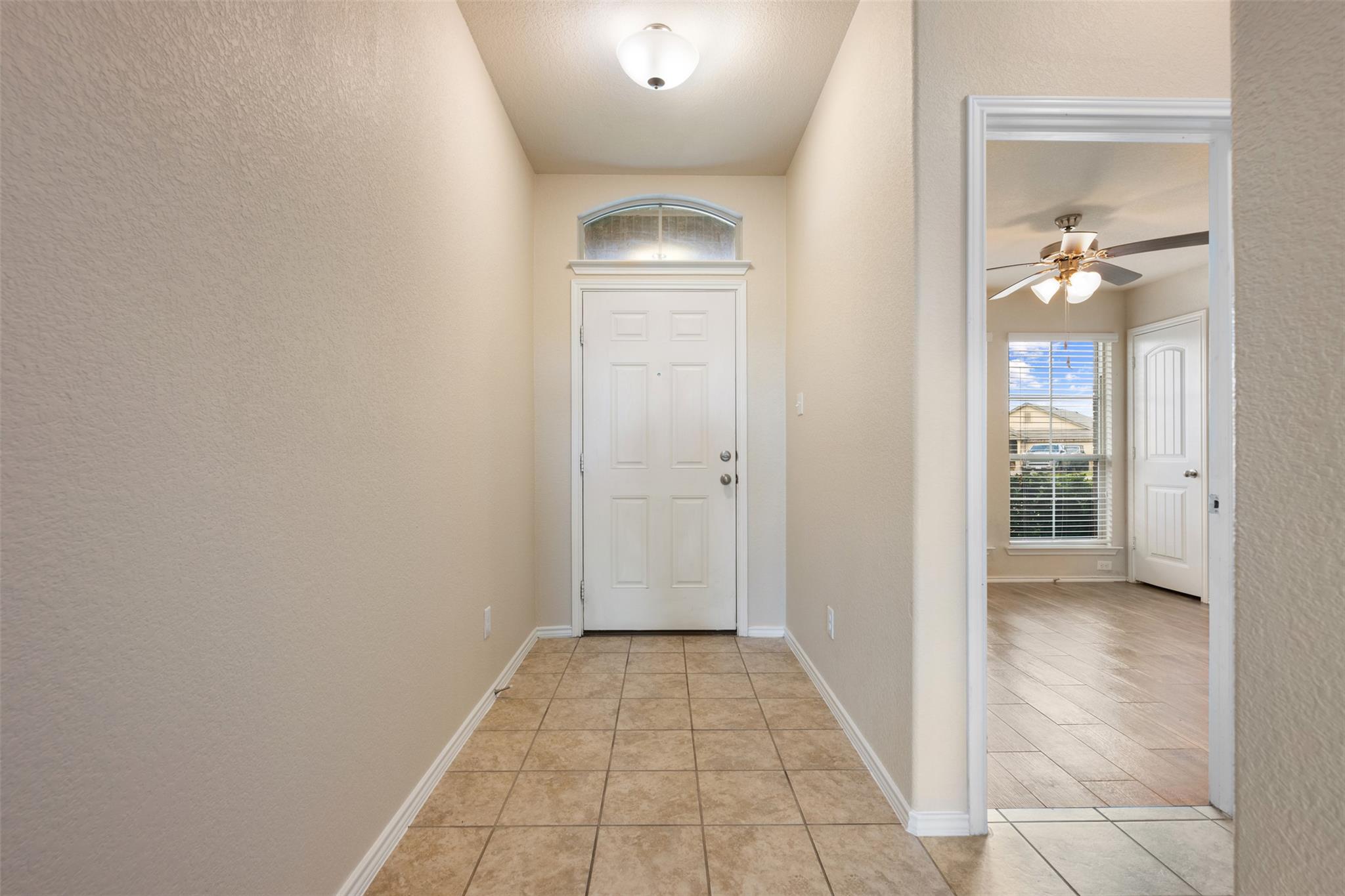 208 Plata Ln Property Photo 7