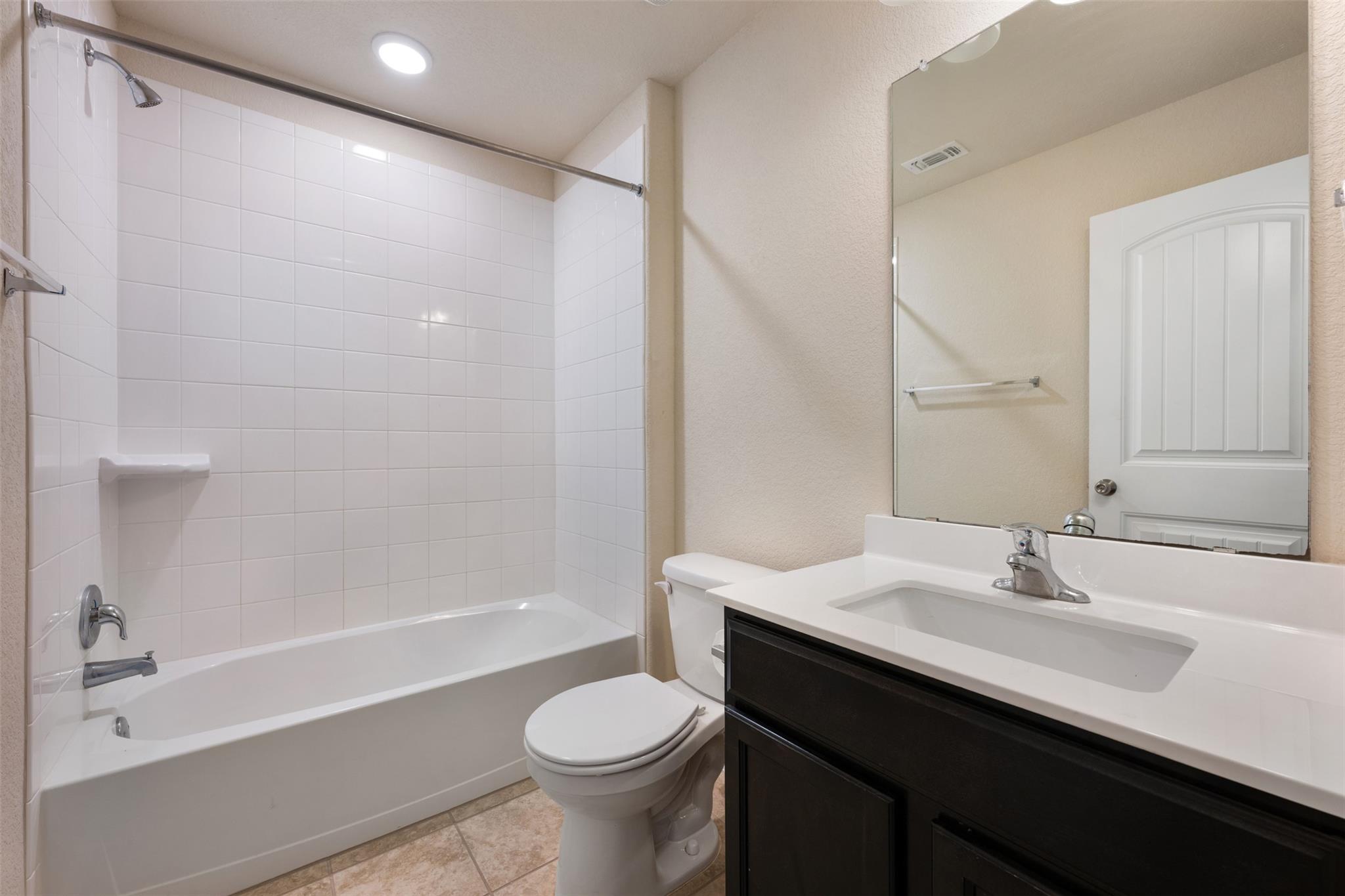 208 Plata Ln Property Photo 11