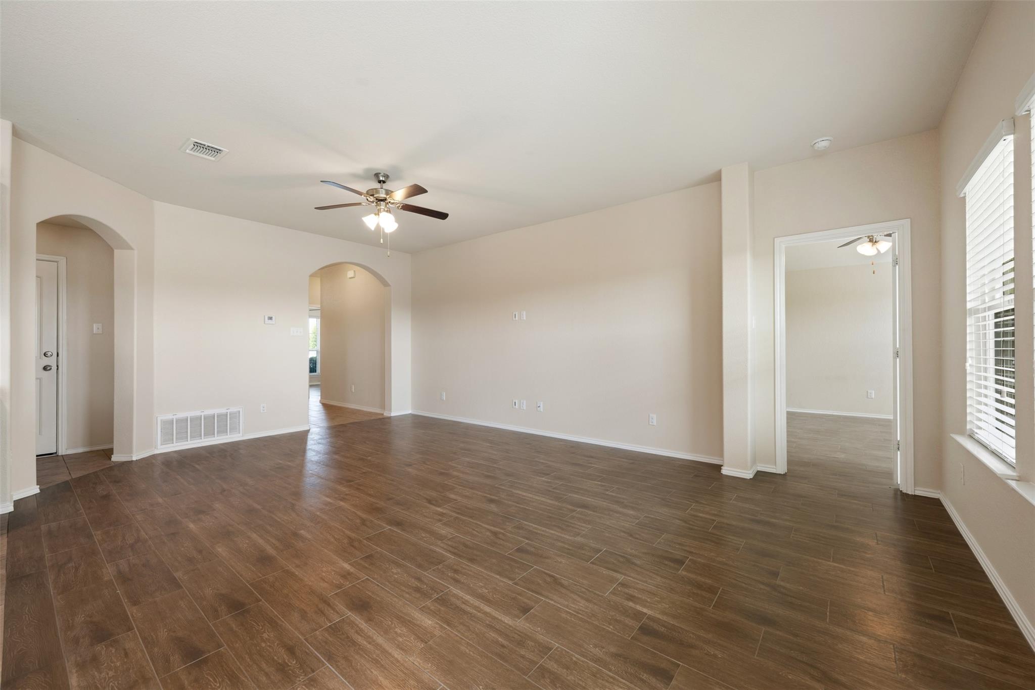 208 Plata Ln Property Photo 16