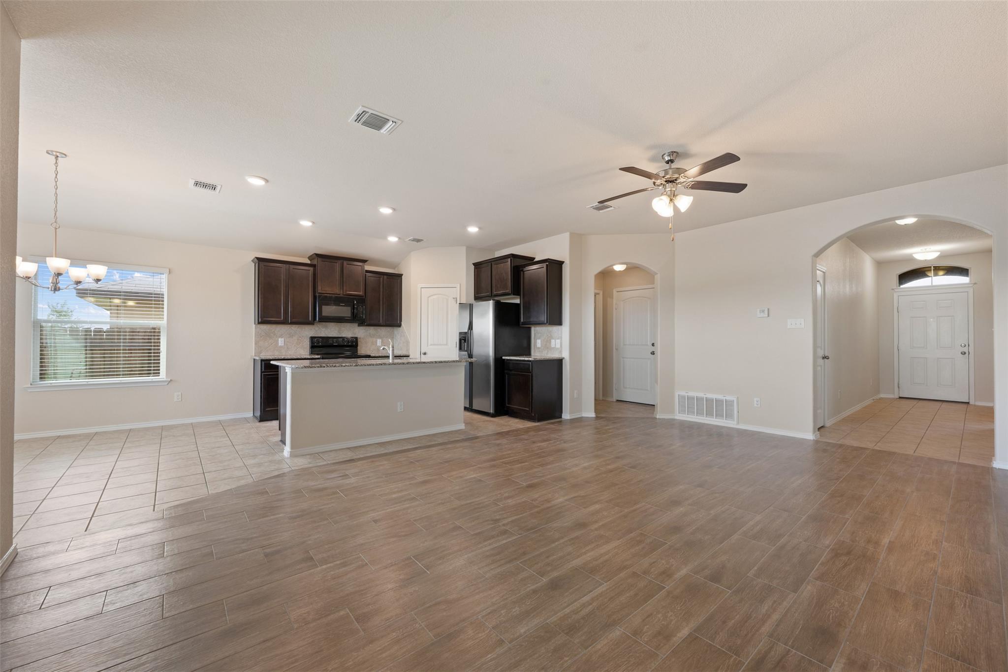 208 Plata Ln Property Photo 17