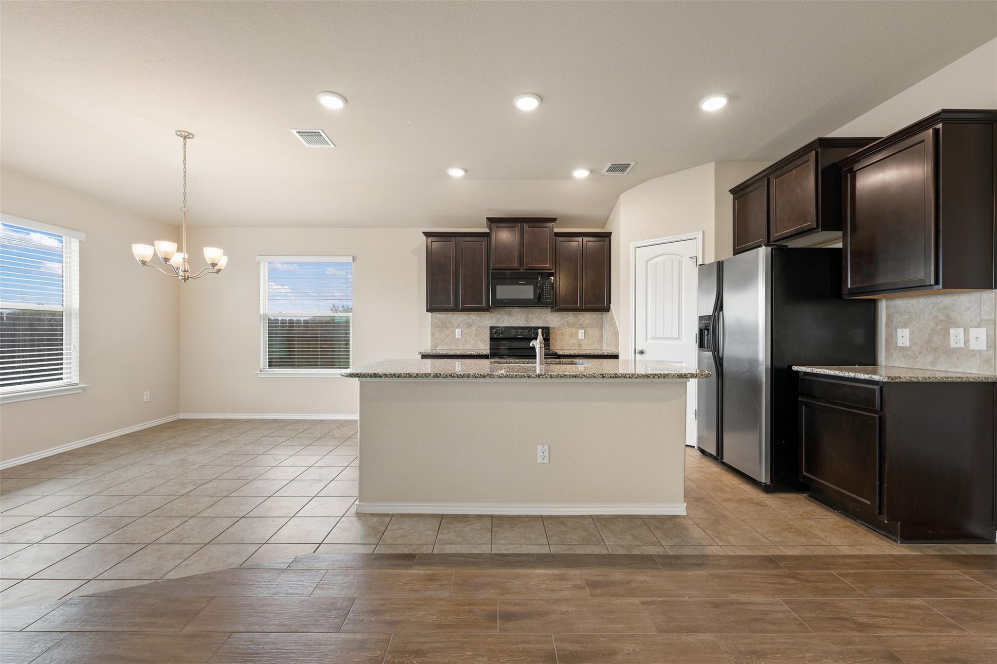 208 Plata Ln Property Photo 18