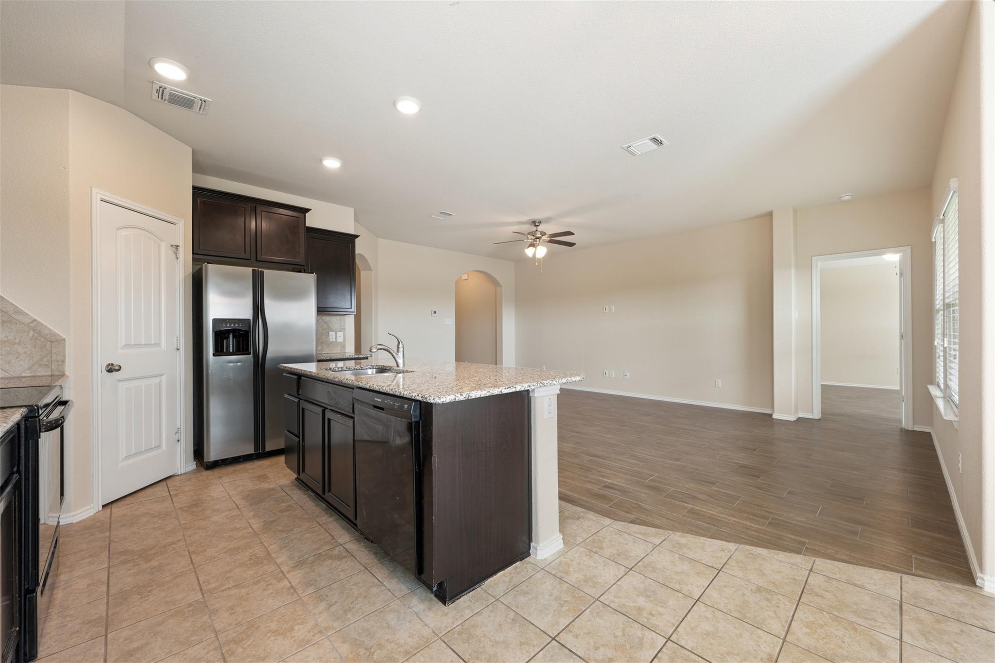 208 Plata Ln Property Photo 23