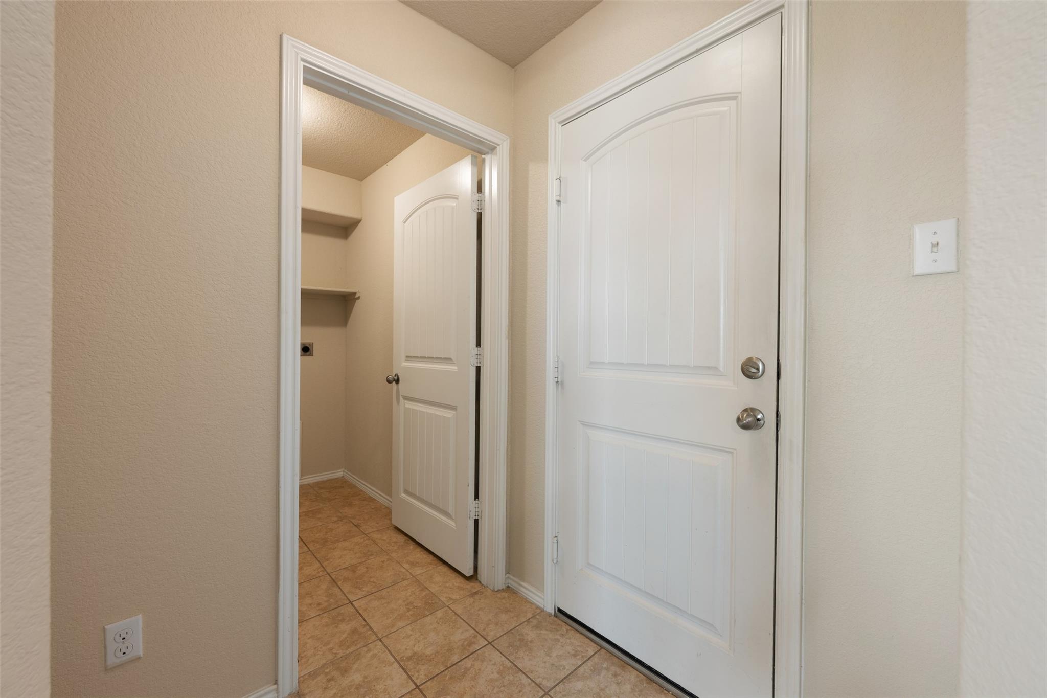 208 Plata Ln Property Photo 33