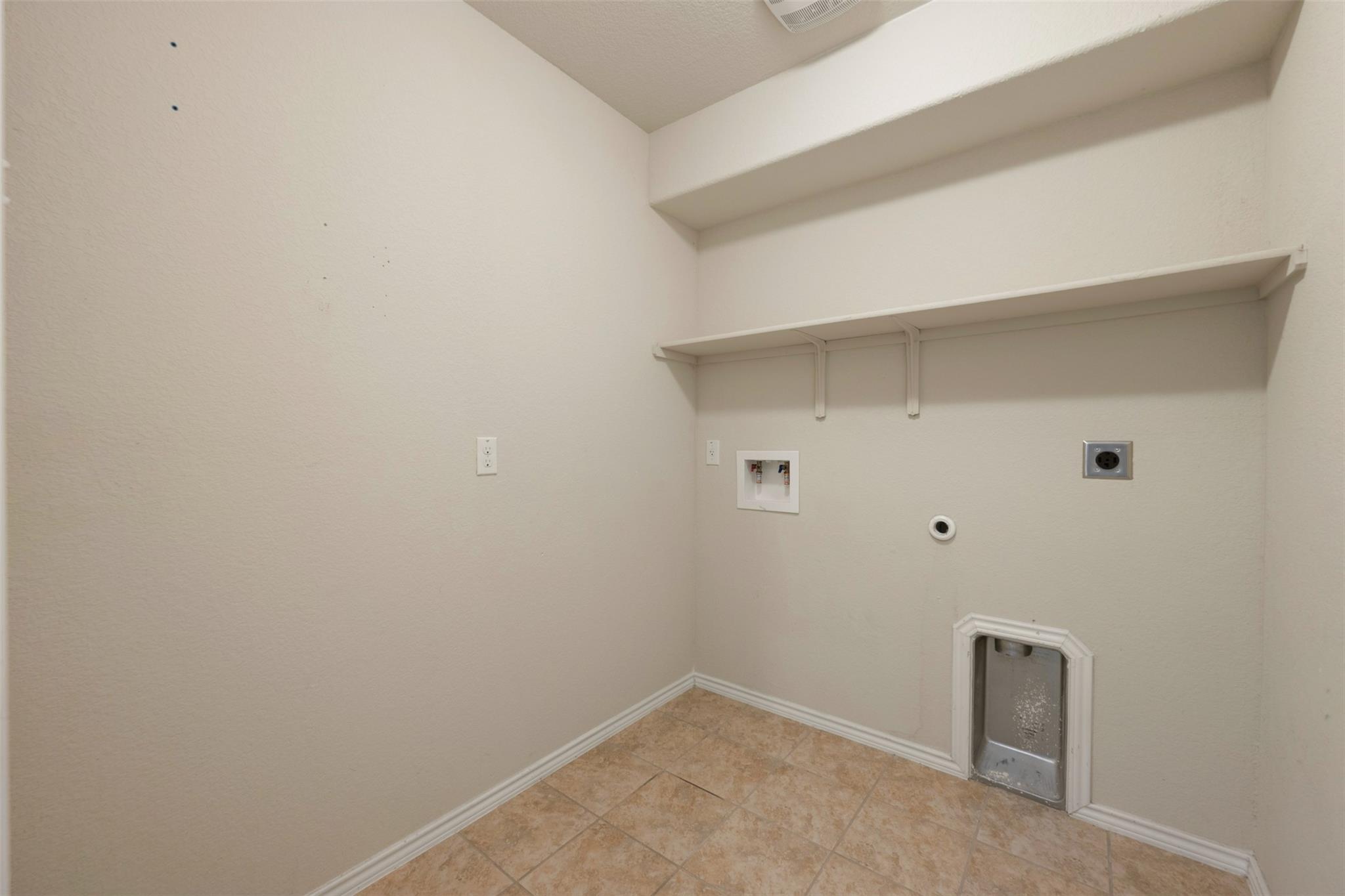 208 Plata Ln Property Photo 34
