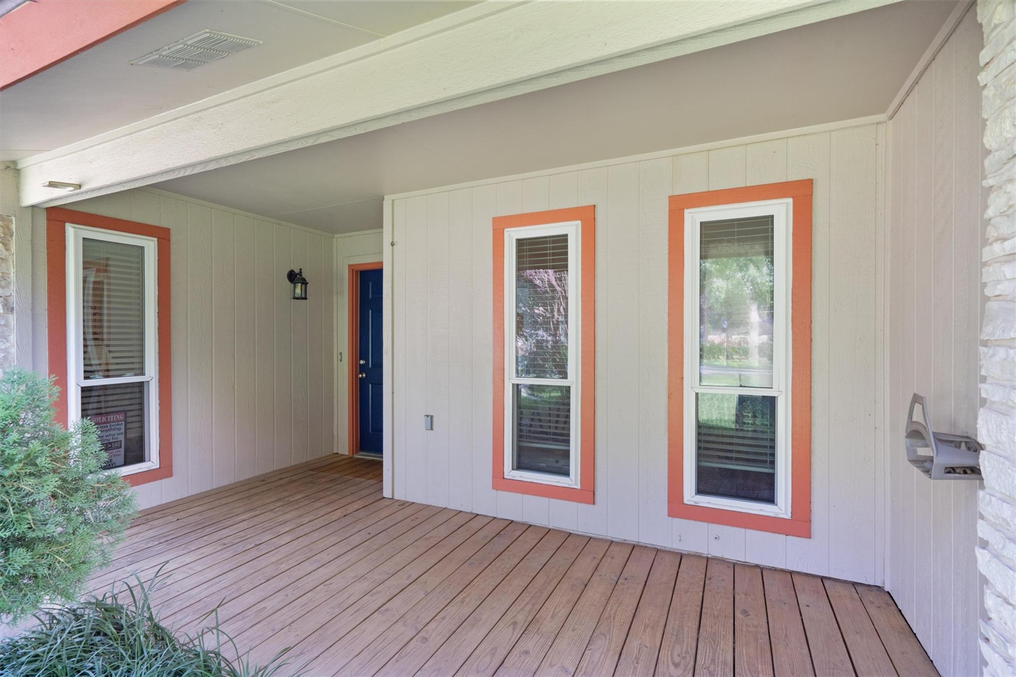 13215 Woodthorpe St Property Photo 3