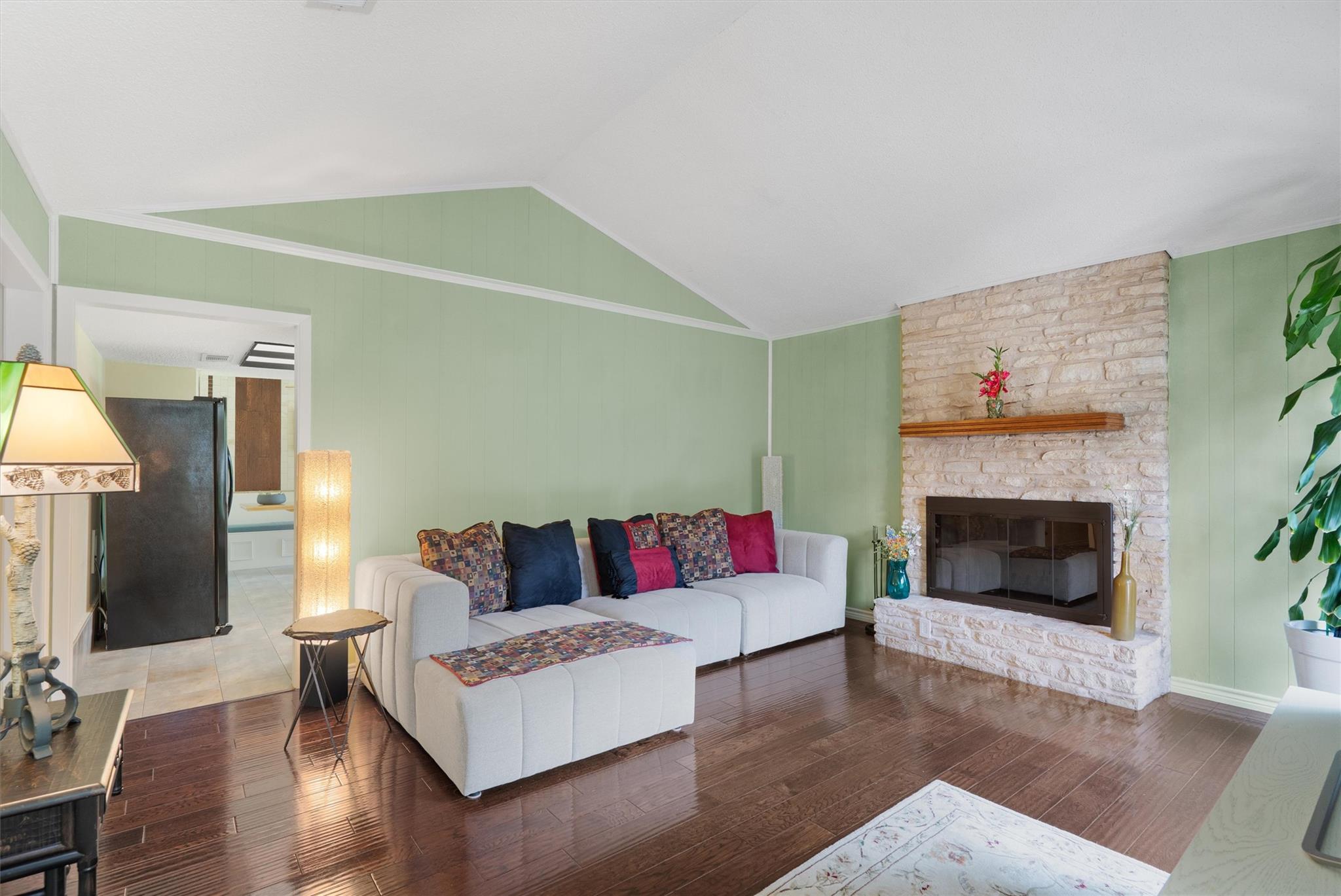 13215 Woodthorpe St Property Photo 7