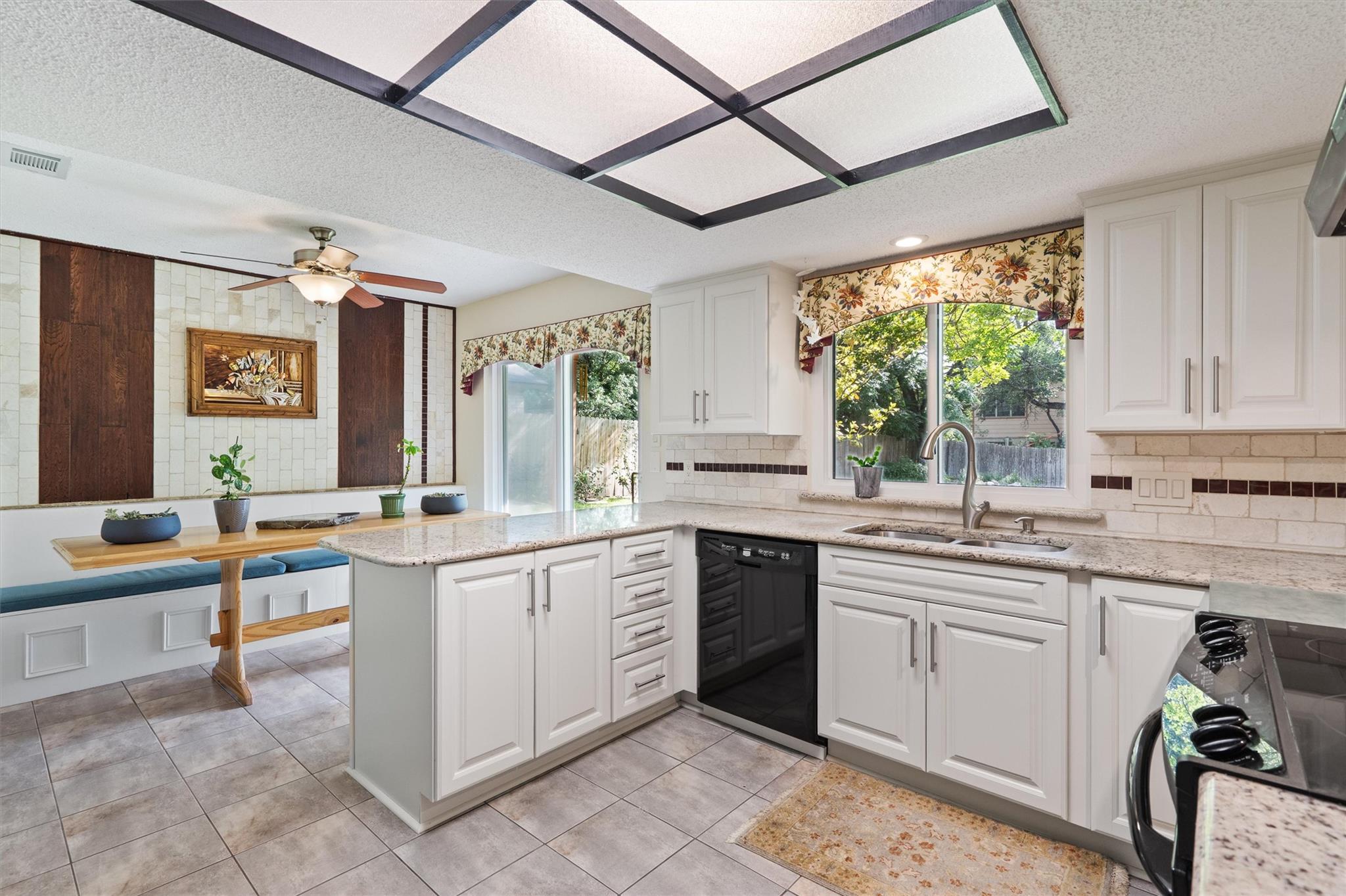 13215 Woodthorpe St Property Photo 8