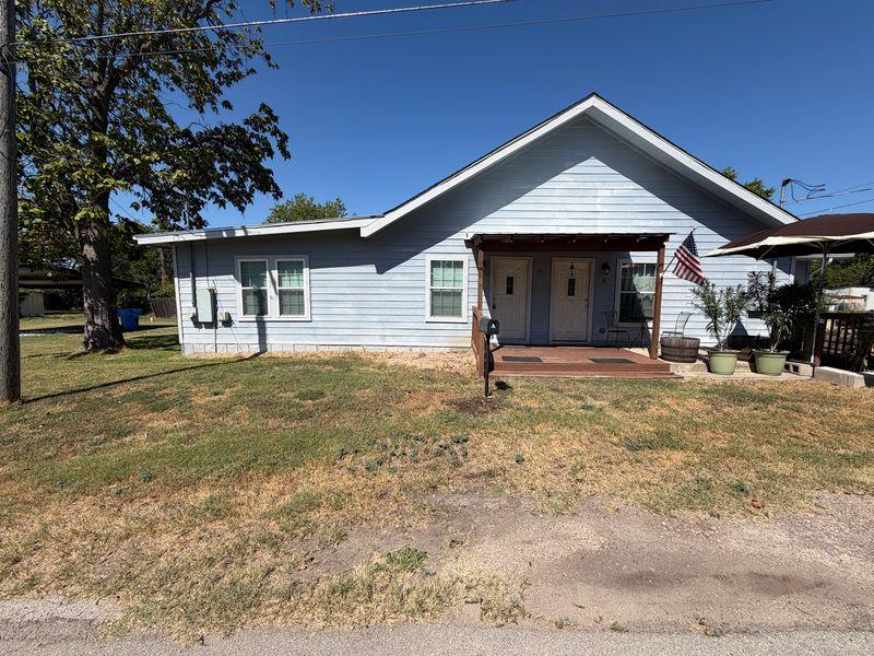 211 Shaw St #a Property Photo 1