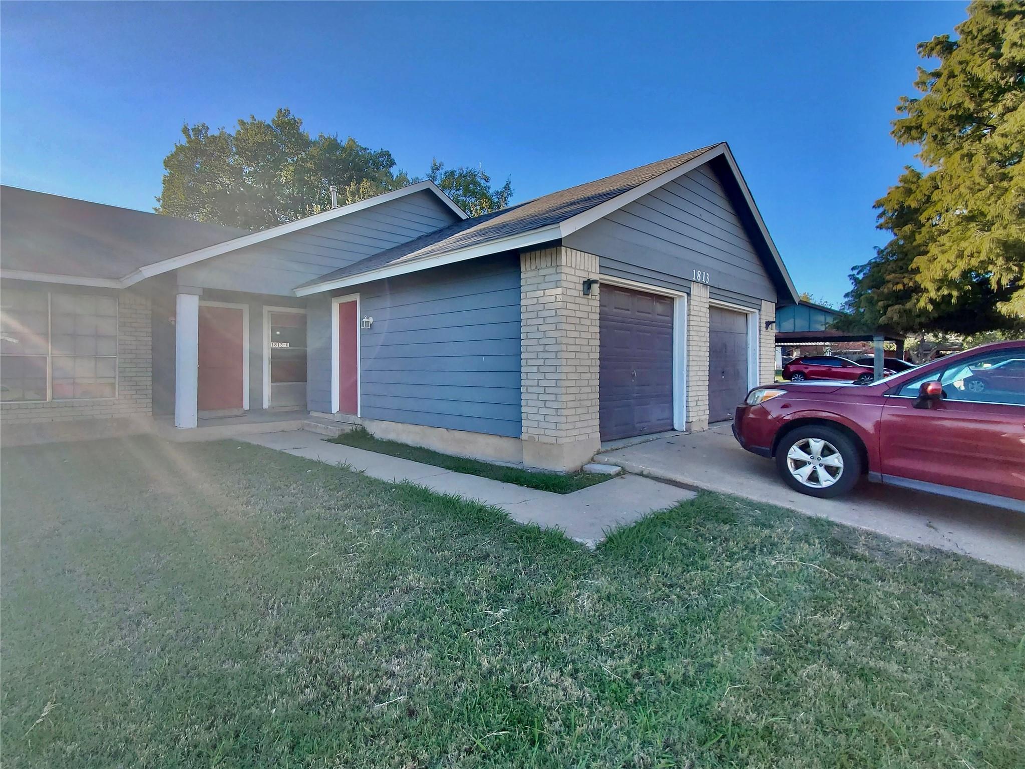 1813 Nicole Cir #b Property Photo 1