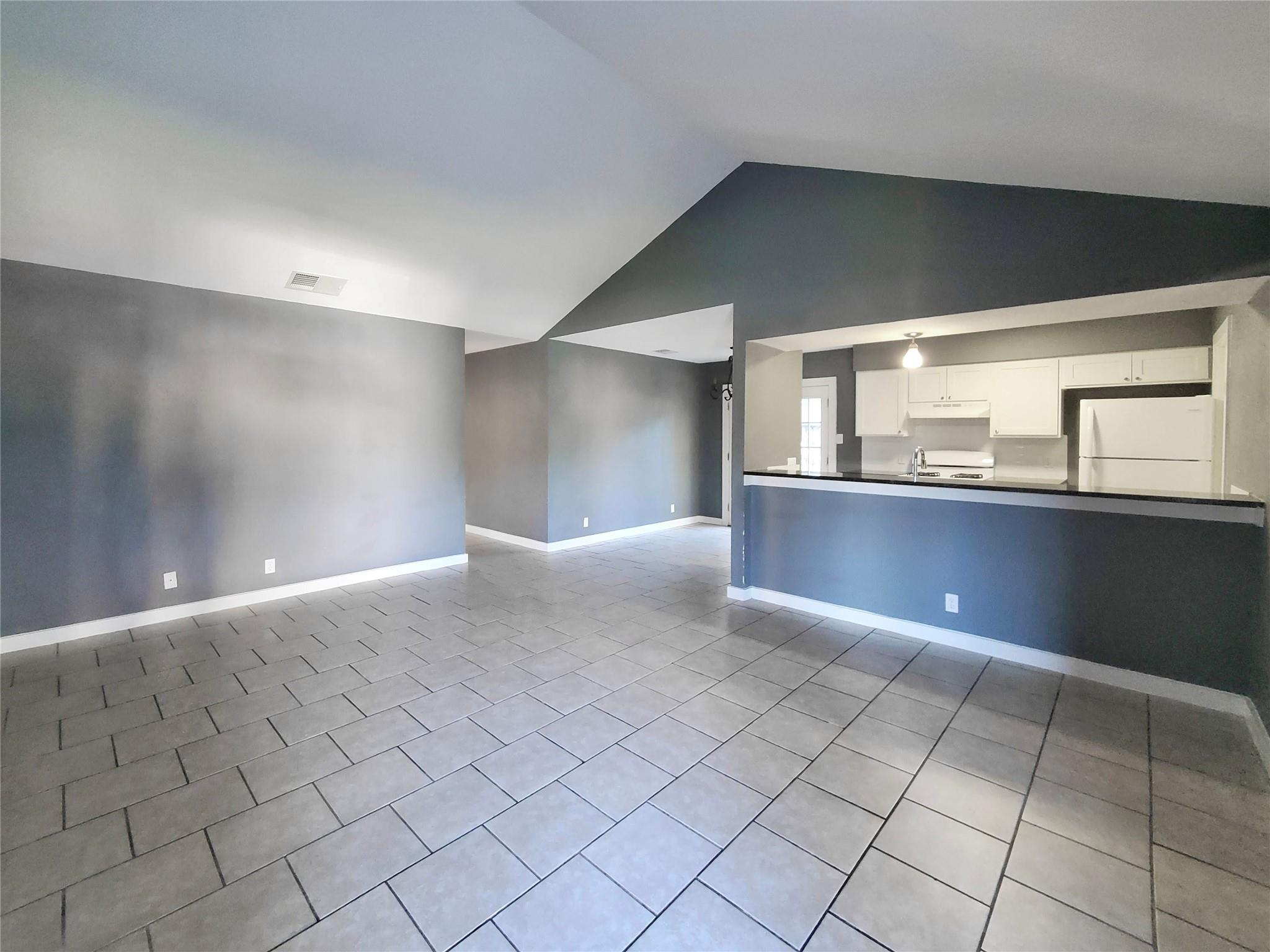 1813 Nicole Cir #b Property Photo 2